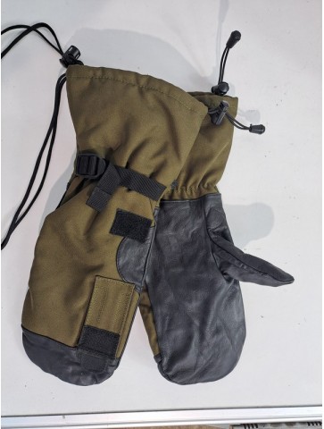 Genuine Surplus Water Resistant Army Over-Mittens Size M...