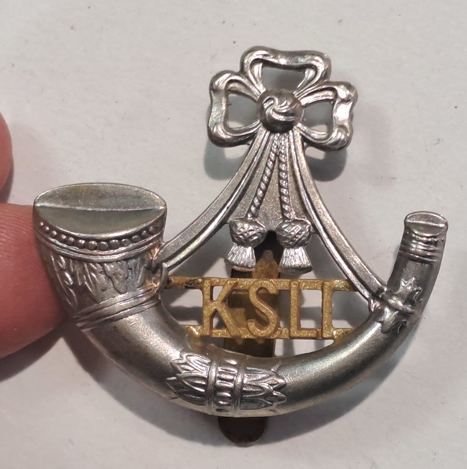 Genuine Surplus British Army Military Cap Badge Kings Shropshire Light Infa 2630