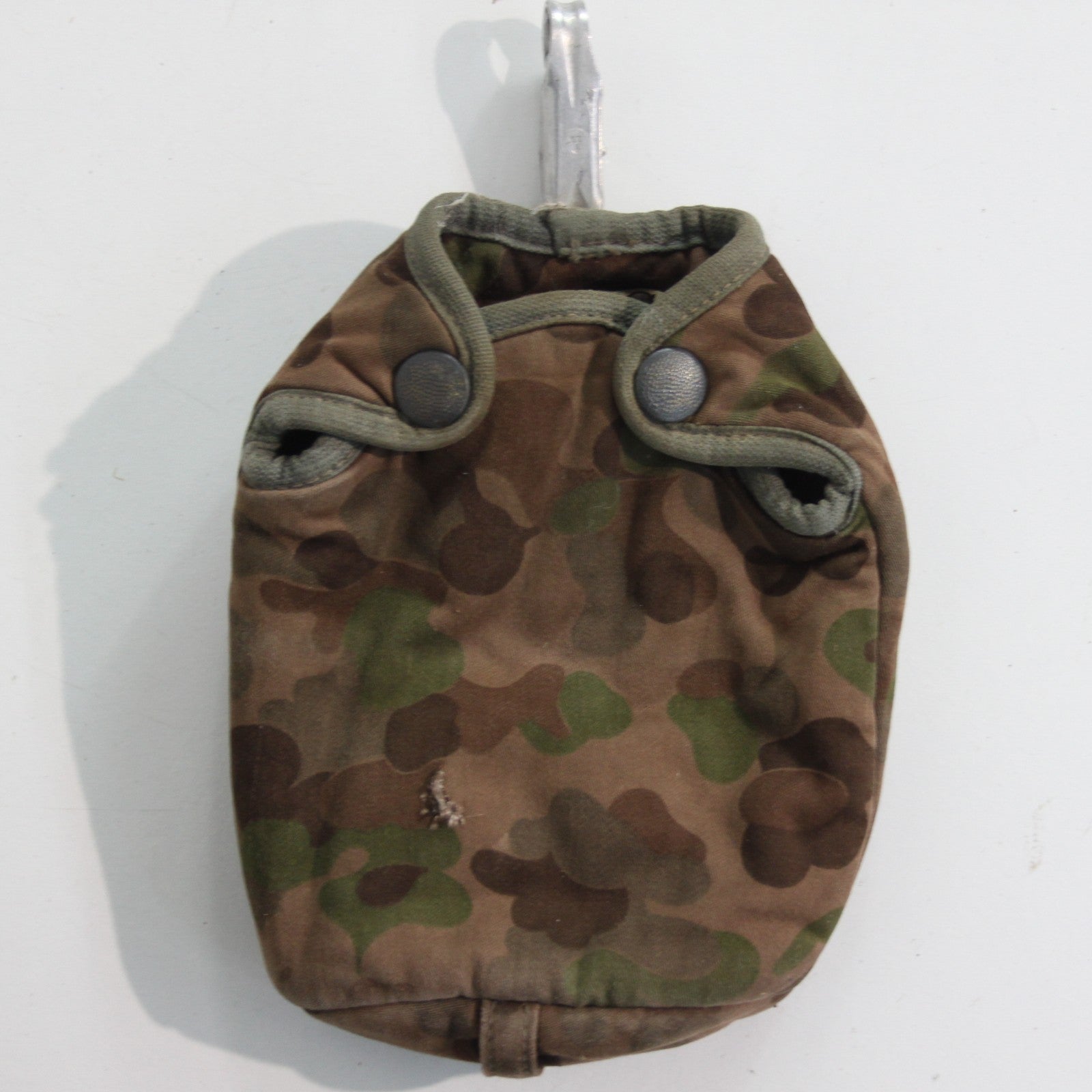 Genuine Surplus Austrian Water Bottle Cover Insulated Wool Pea CamoDamaged 3585