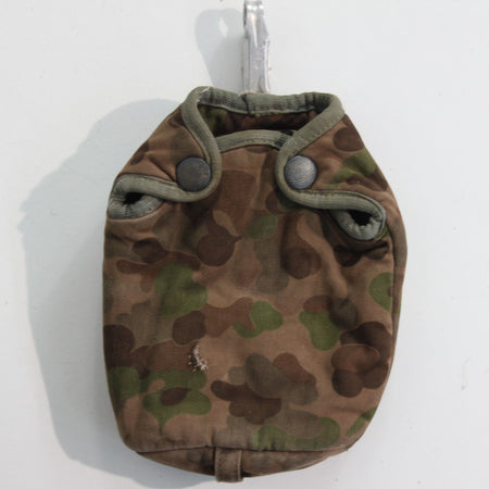 Genuine Surplus Austrian Water Bottle Cover Insulated Wool Pea CamoDamaged 3585