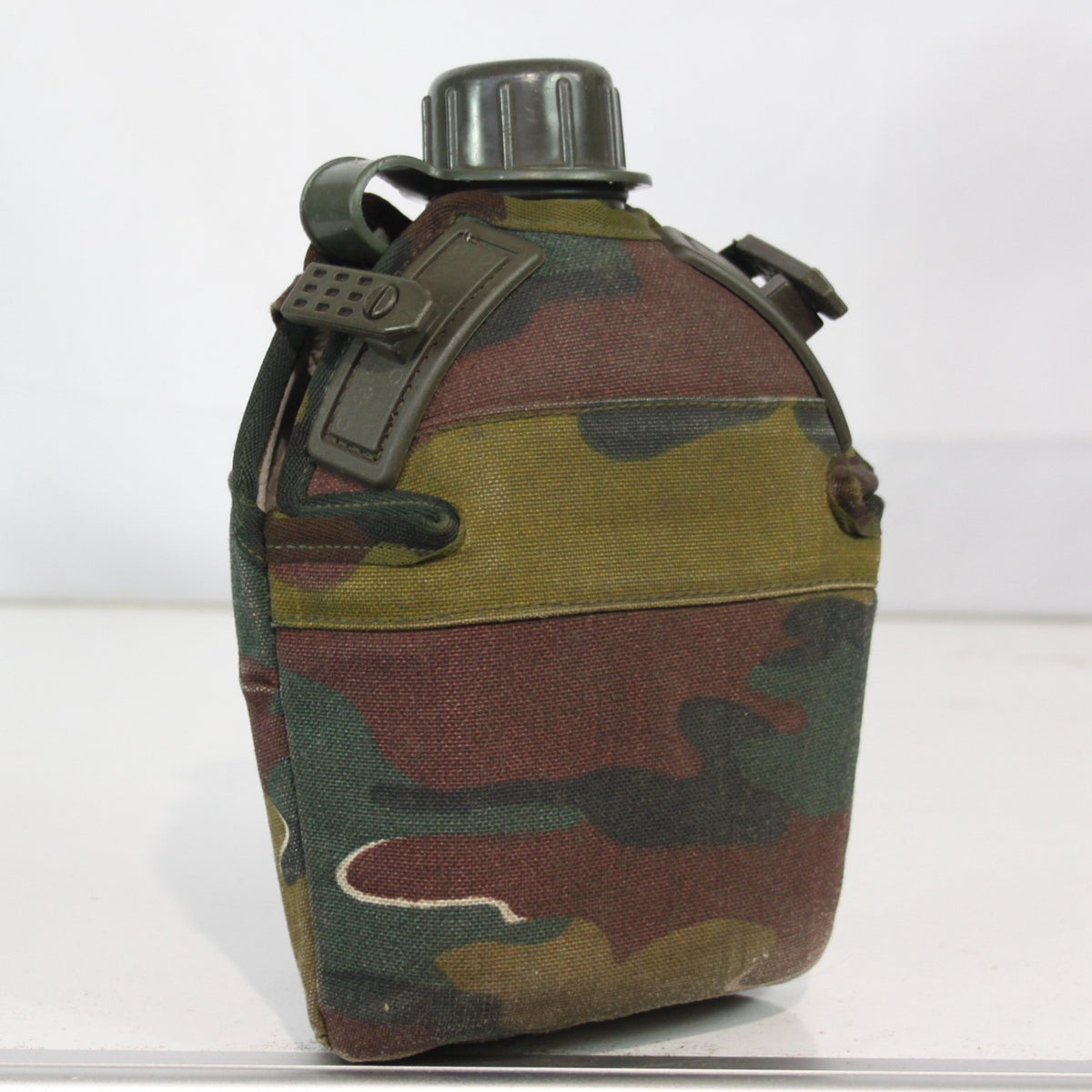 Genuine Surplus Belgian Camo Water Bottle Screw Top Belt Clip Cover (3465)