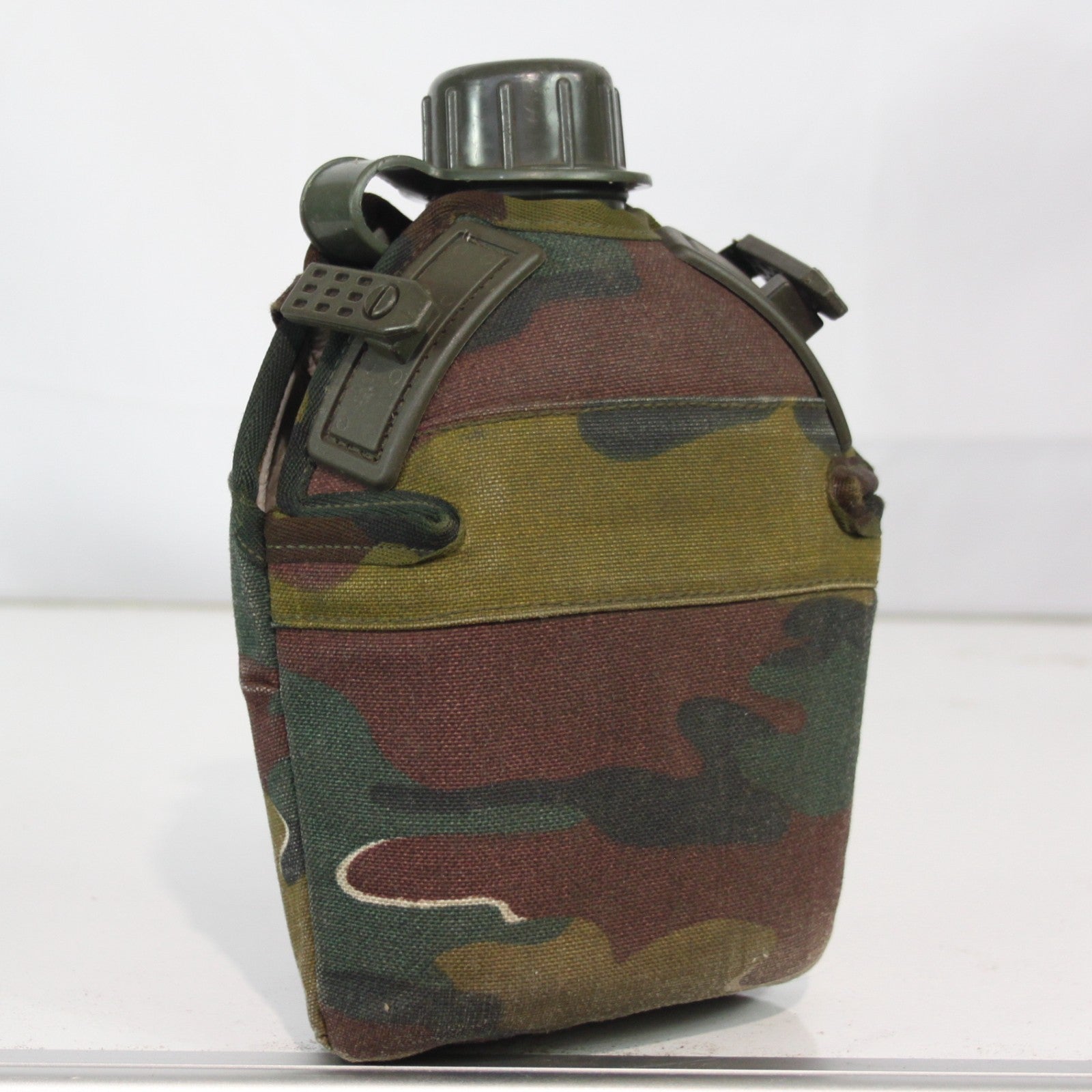 Genuine Surplus Belgian Camo Water Bottle Screw Top Belt Clip Cover (3465)