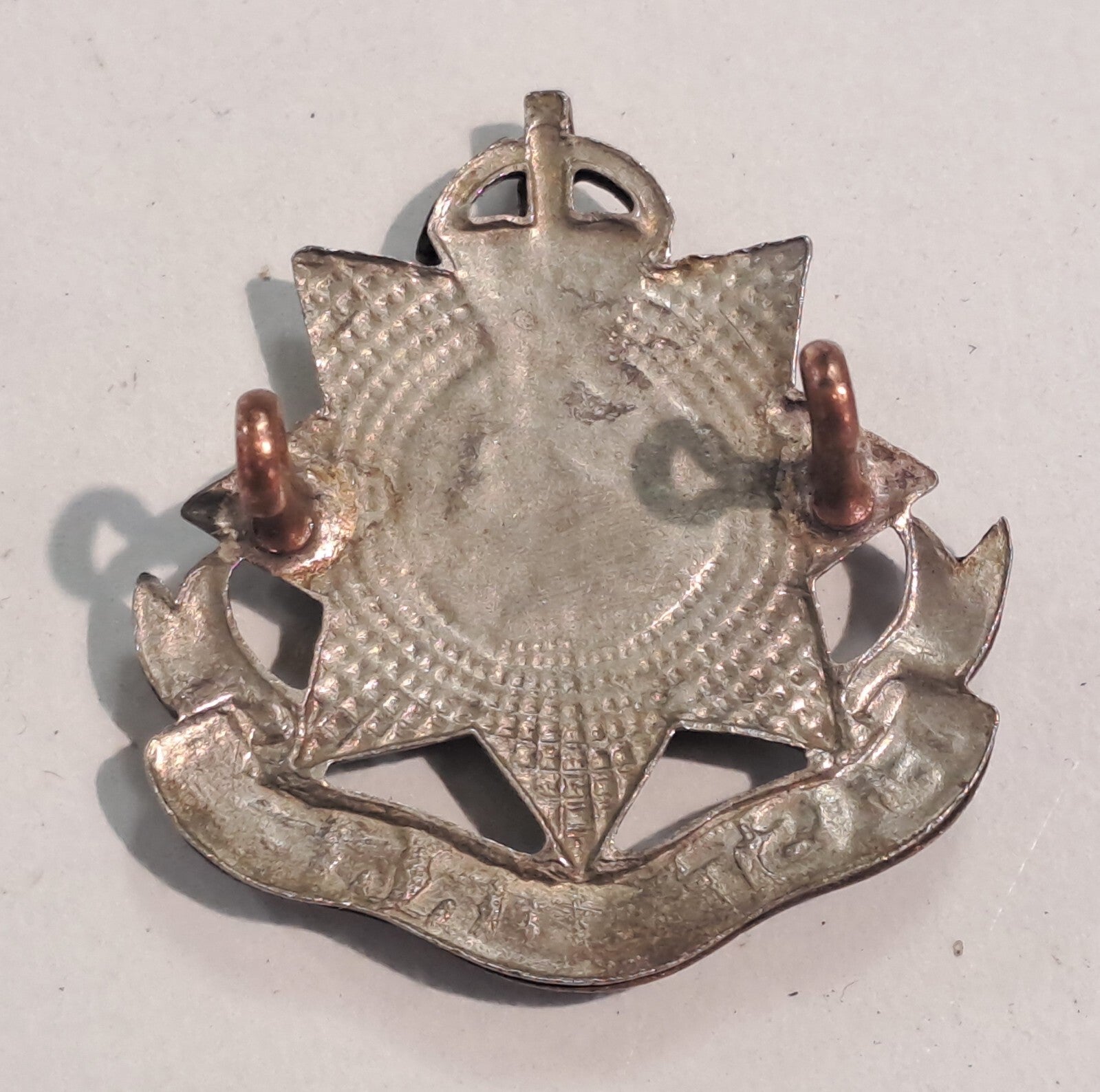 British Army Military Cap Badge 13th (Service) Battalion Wandsworth 2628
