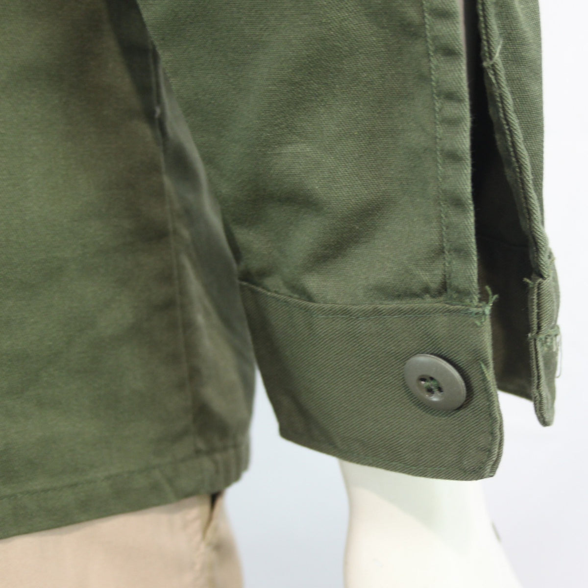 Vintage US Army Shirt  Olive Utility Shirt Genuine Surplus 14.5"  (4132