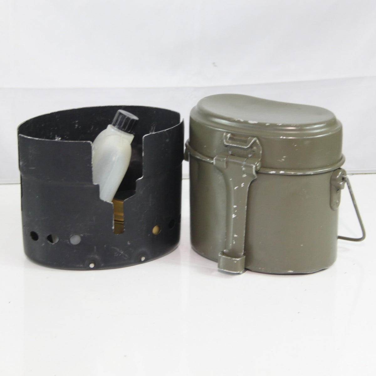 Army Stove and Billy Can Set  Genuine Surplus Mixed Country Set (4418)