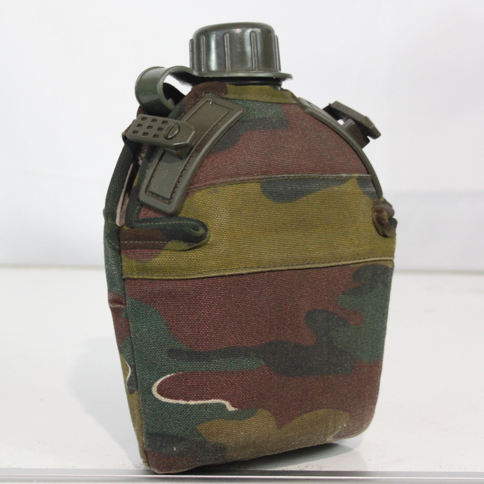 Genuine Surplus Belgian Camo Water Bottle Screw Top Belt Clip Cover (3465)