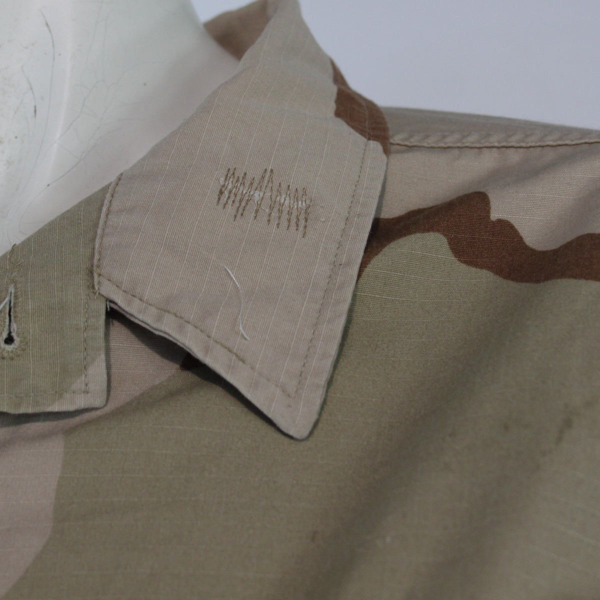 Genuine Surplus US Army TriColor Desert Camo Shirt Repaired 37-41" (3617)