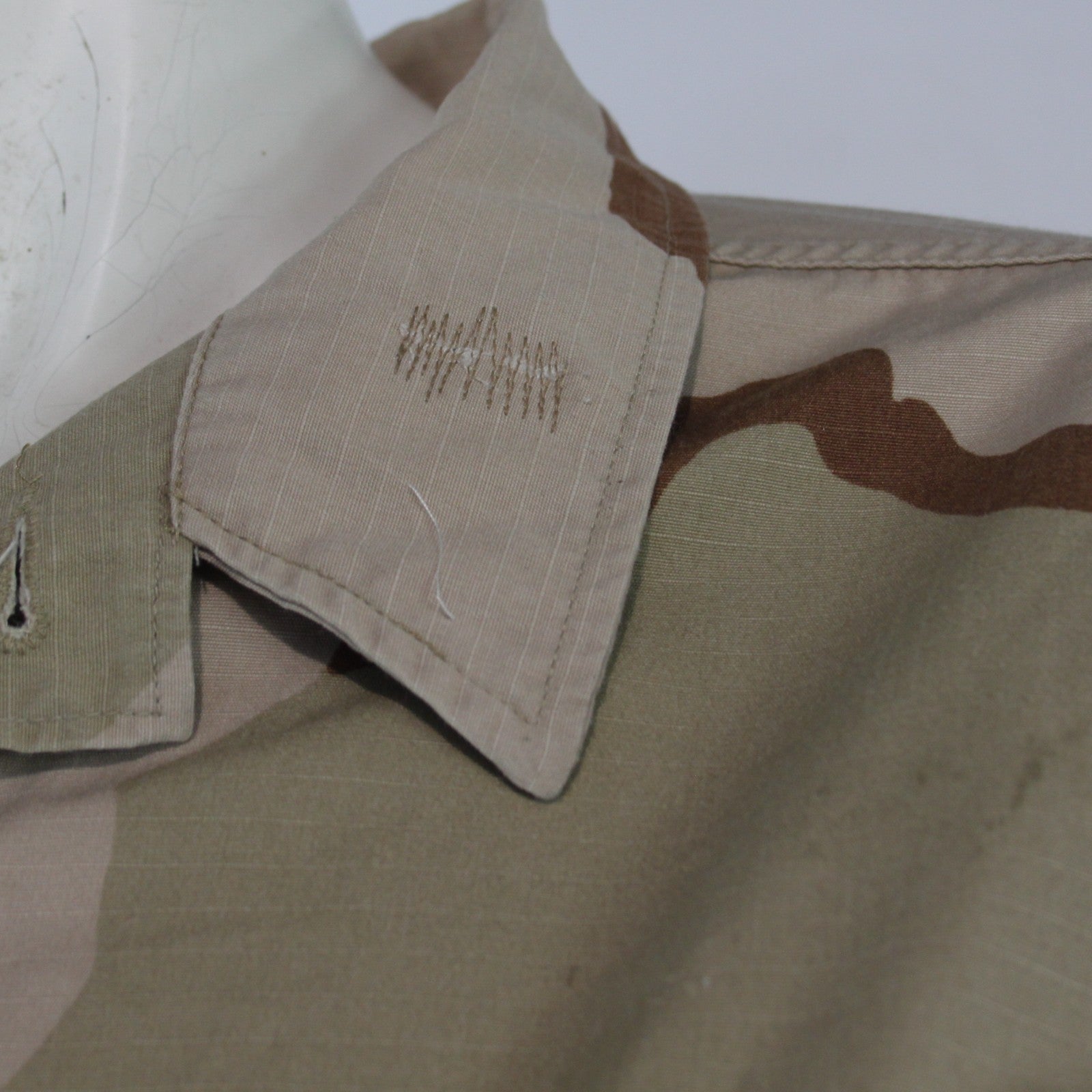 Genuine Surplus US Army TriColor Desert Camo Shirt Repaired 37-41" (3617)