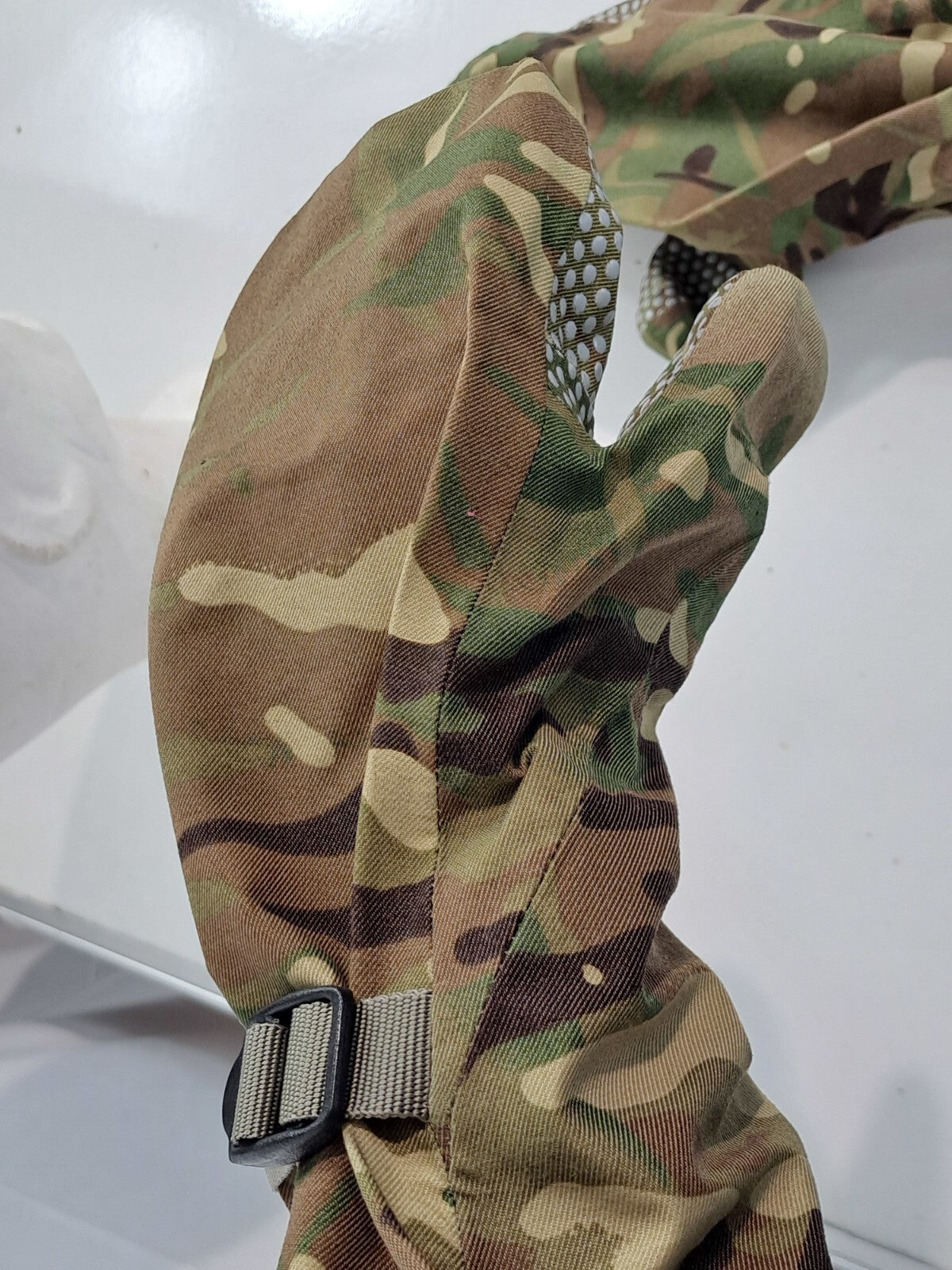 Genuine Surplus British Army MTP Waterproof Over-Mittens Size M (2291)