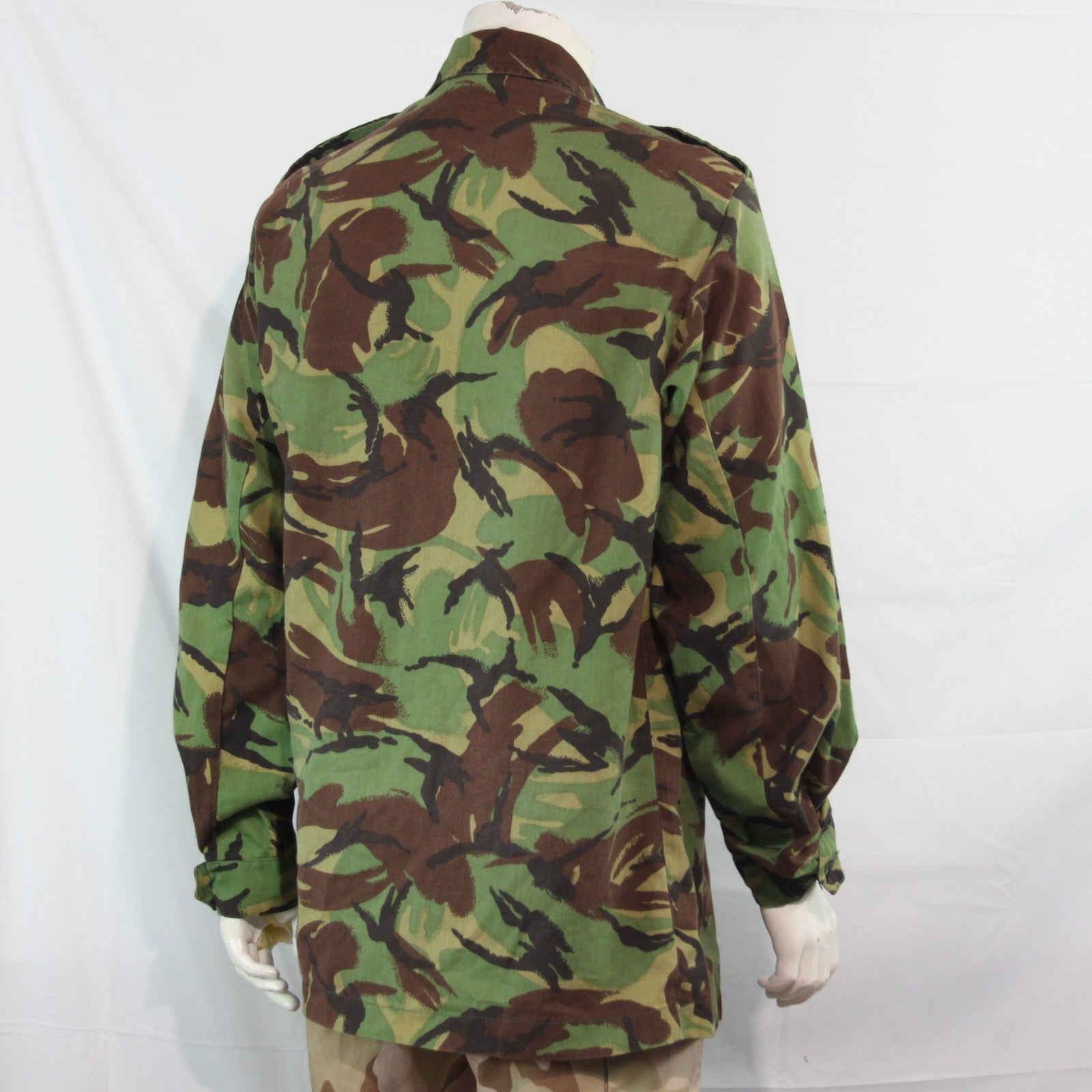 Genuine Surplus British Jungle  Shirt Camouflage Lightweight 42-44" (4439)