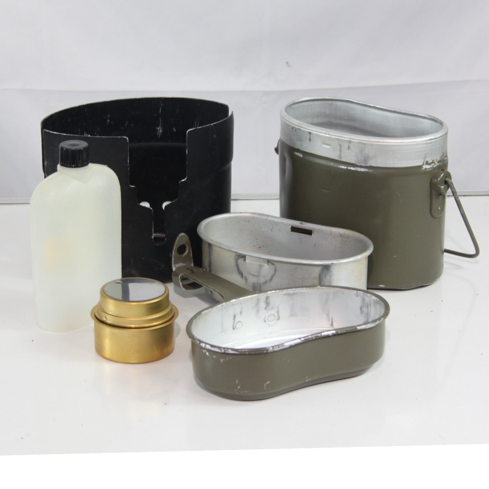 Army Stove and Billy Can Set  Genuine Surplus Mixed Country Set (4418)
