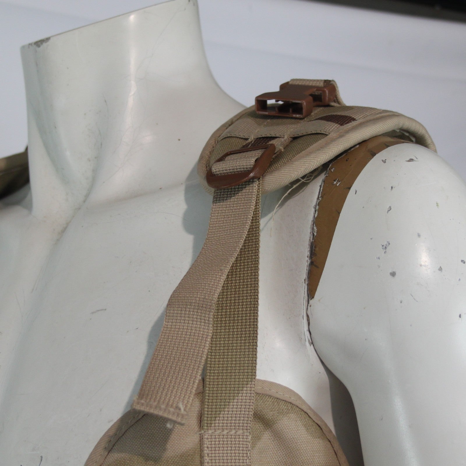 Dutch Surplus Assault Vest Plate Yoke Action Vest Airsoft Desert Camo 3962