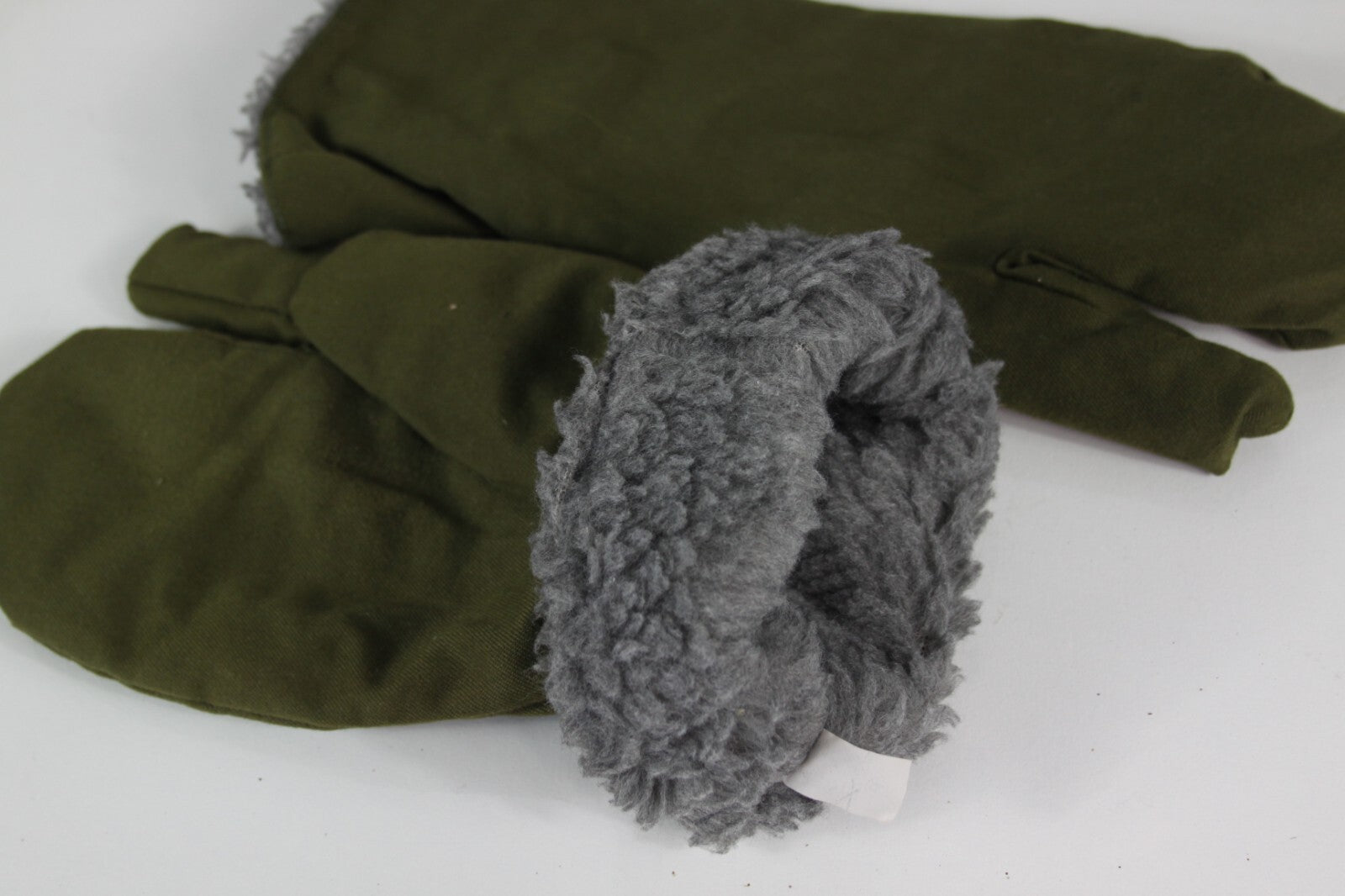 Genuine Surplus Czech Fur Lined Mittens Gloves Winter Cold Weather Olive Green