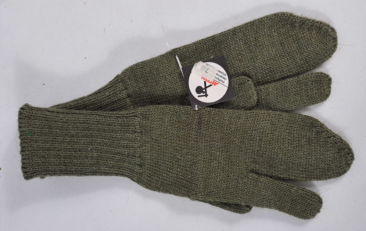 Genuine Surplus Austrian Knitted Olive Mittens Gloves Mothproofed Size 7 (1749)