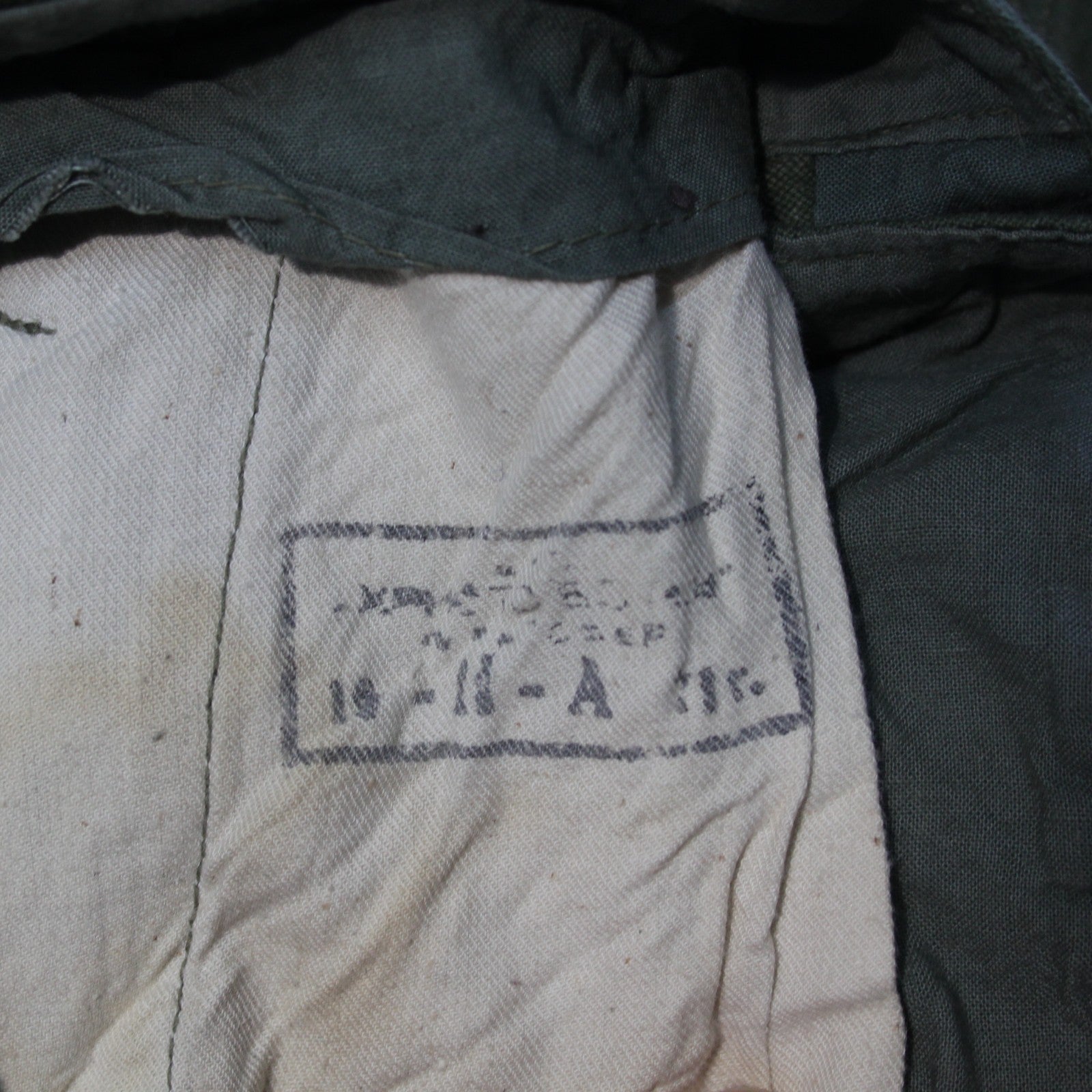 Genuine Surplus Romanian Vintage Trousers Olive with Stirrups 34" Waist (3671)