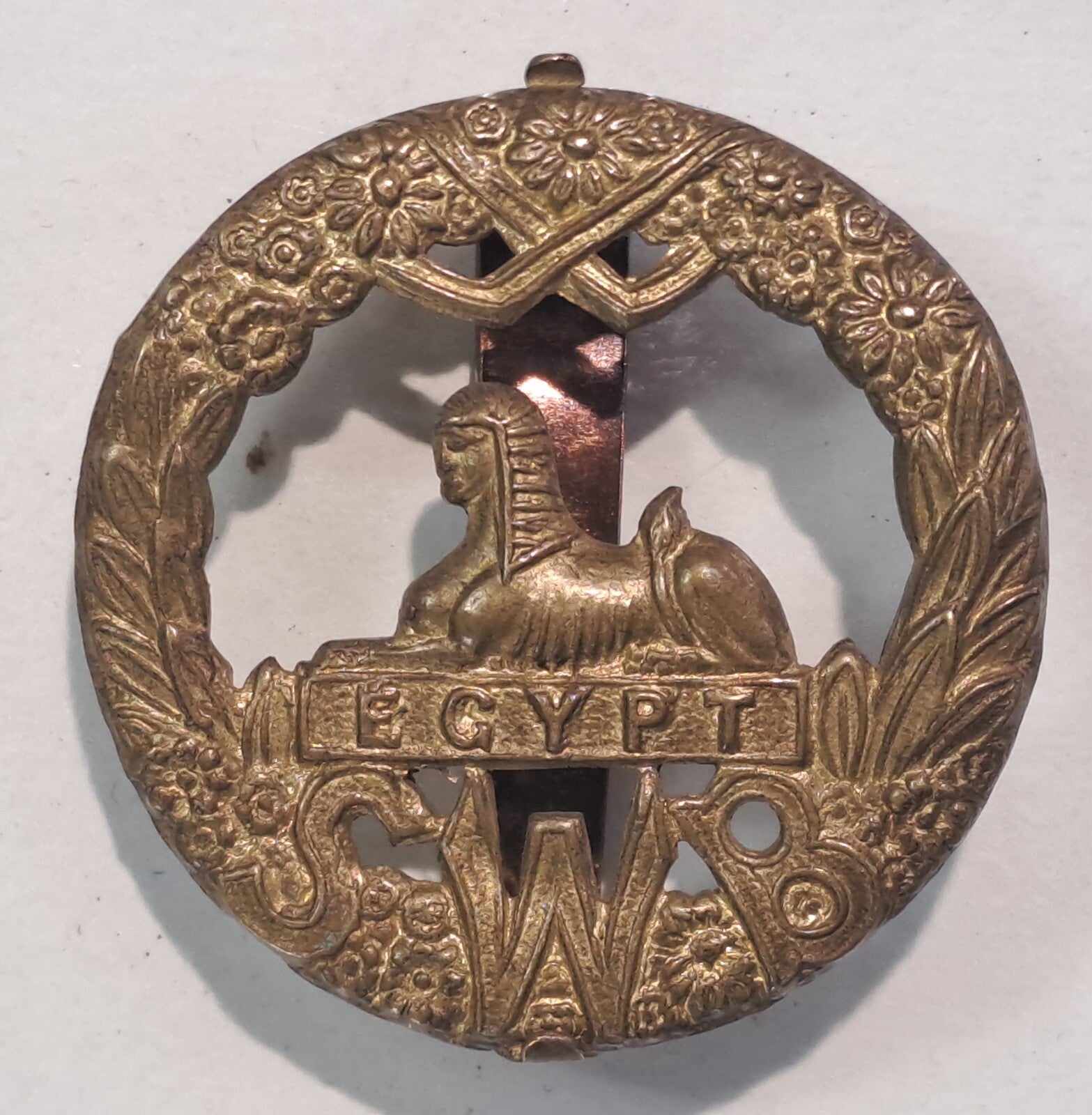 Genuine Surplus British Army Military Cap Badge South Wales Borderers 2623