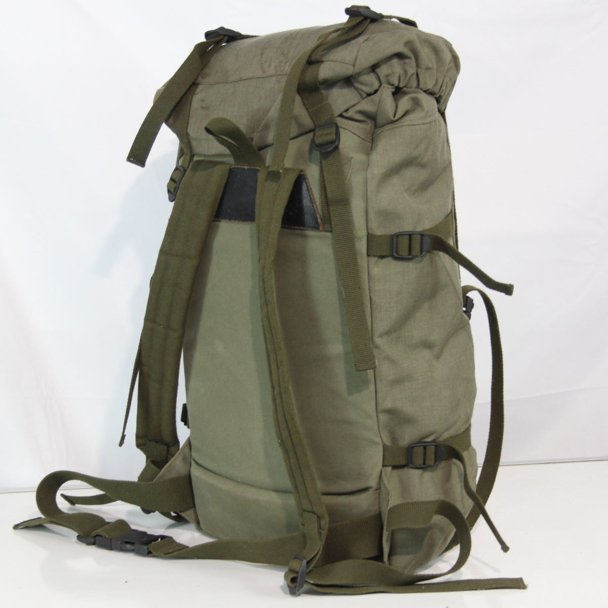 Genuine Surplus Austrian Army Rucksack Daysack Backpack Olive 40L (3450)