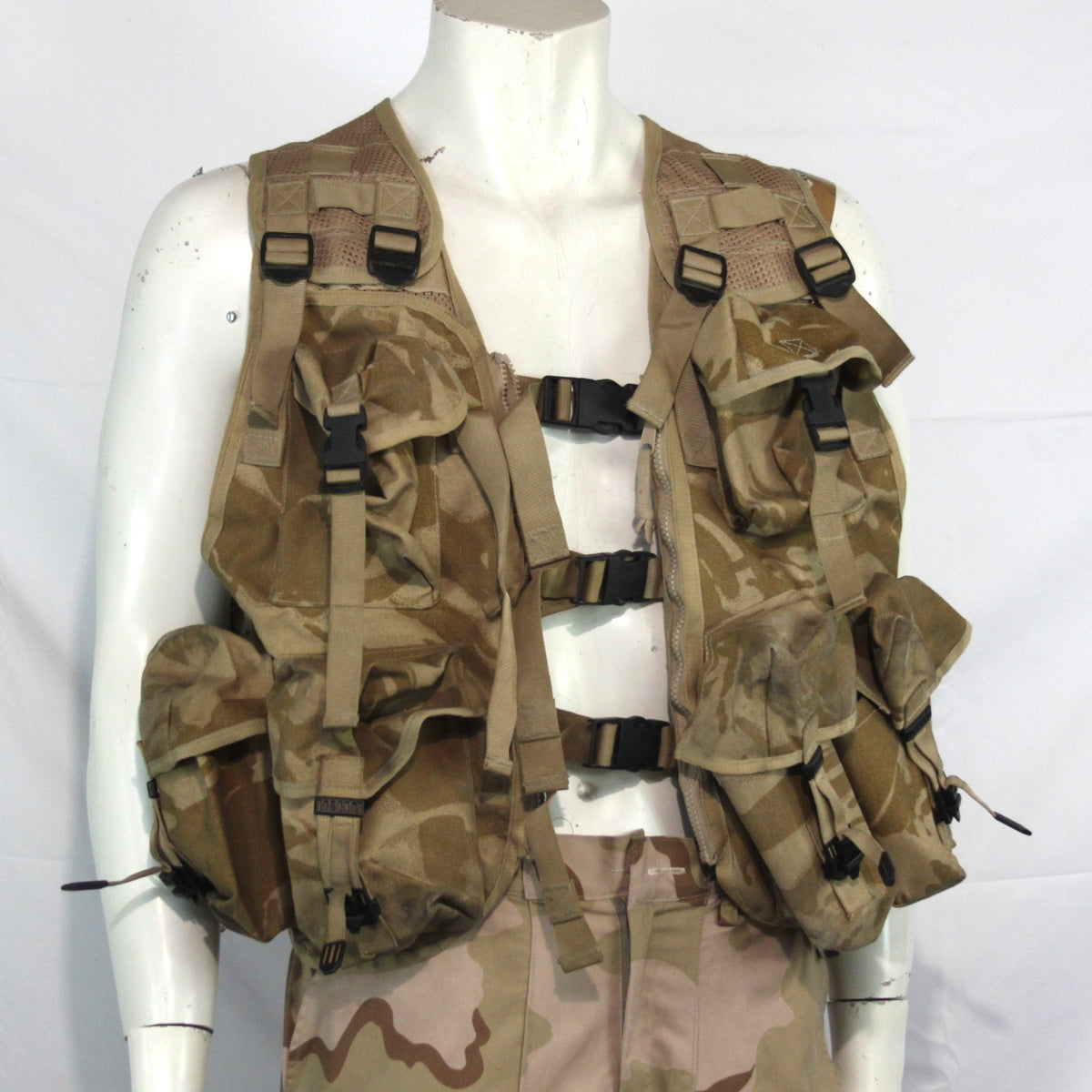 Genuine Surplus British Army Desert Assault Vest Action Vest Pouches Camo 3332