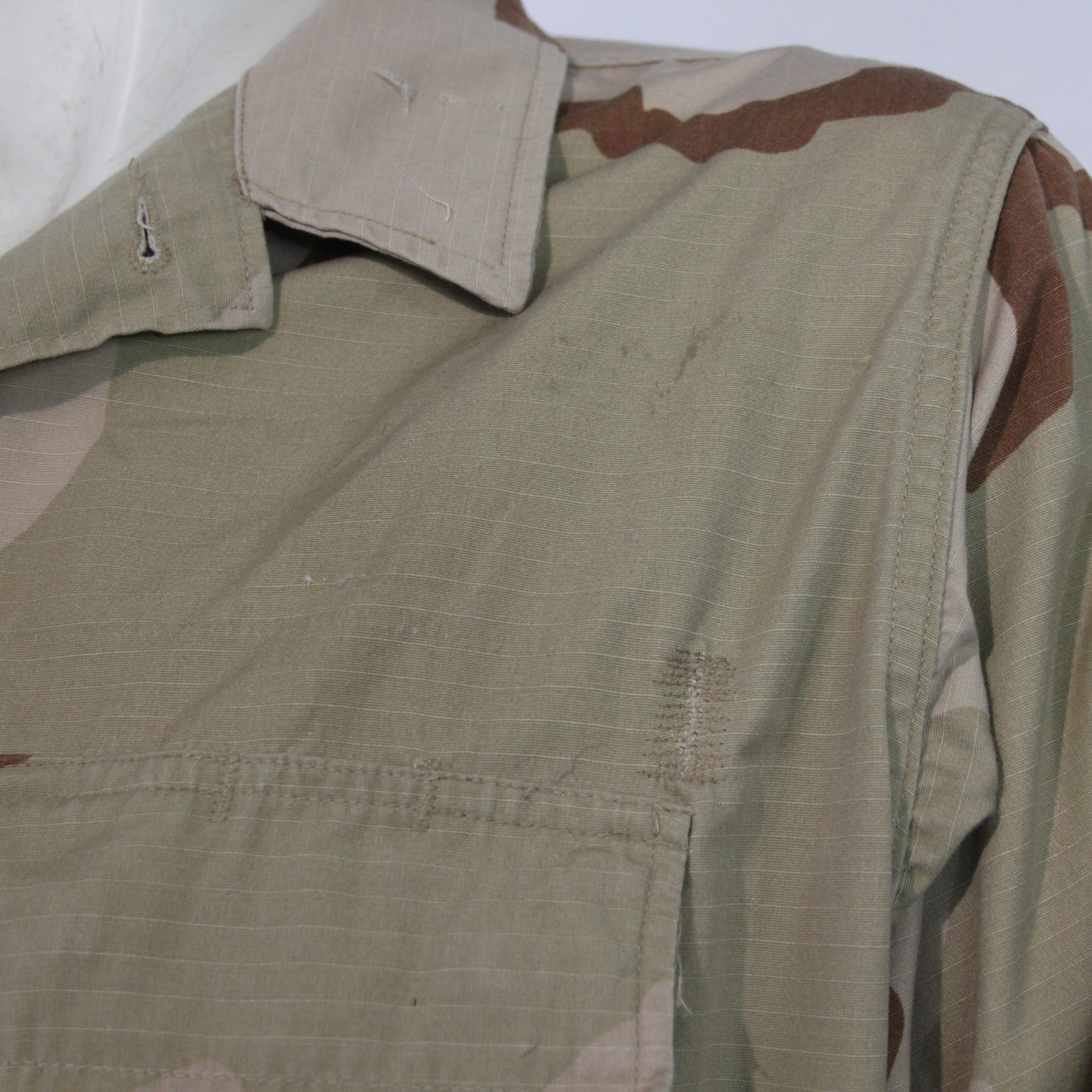 Genuine Surplus US Army TriColor Desert Camo Shirt Repaired 37-41" (3617)