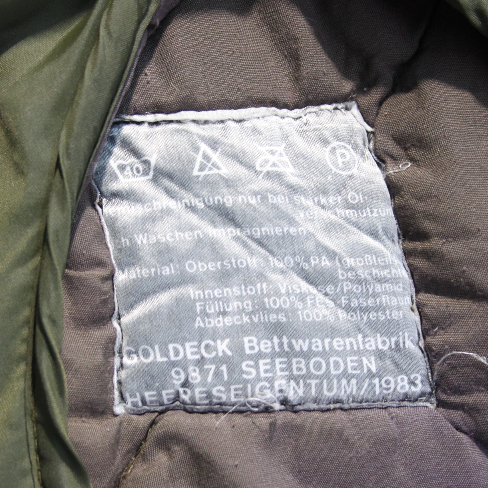 Austrian Army Genuine Surplus Sleeping Bag Olive Side Zips  (4394)