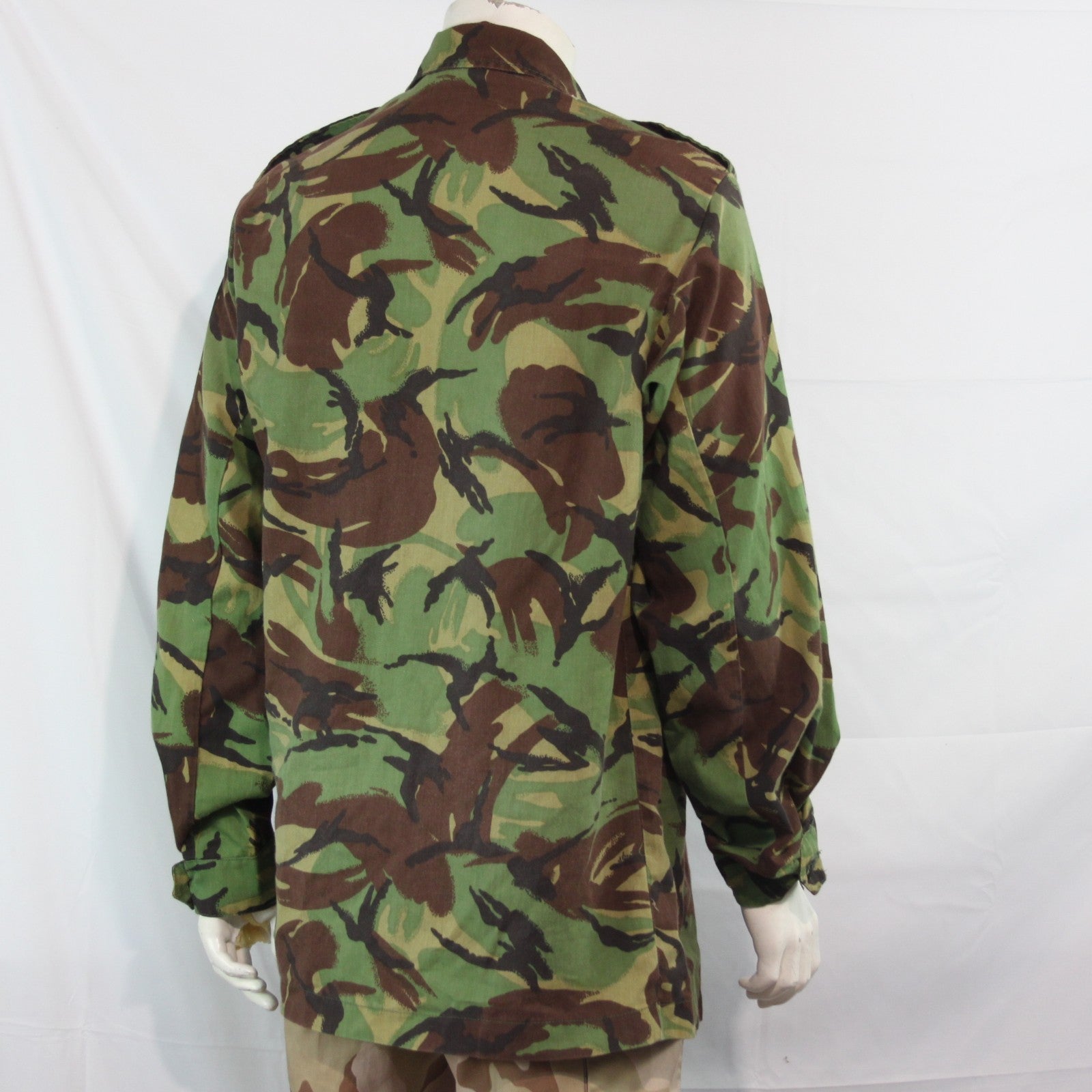 Genuine Surplus British Jungle  Shirt Camouflage Lightweight 42-44" G2 (4439)
