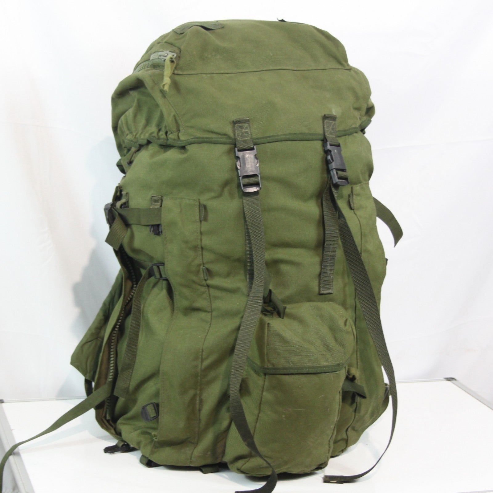 Vintage British Army PLCE Surplus Bergen Rucksack Olive Short Back (4019)