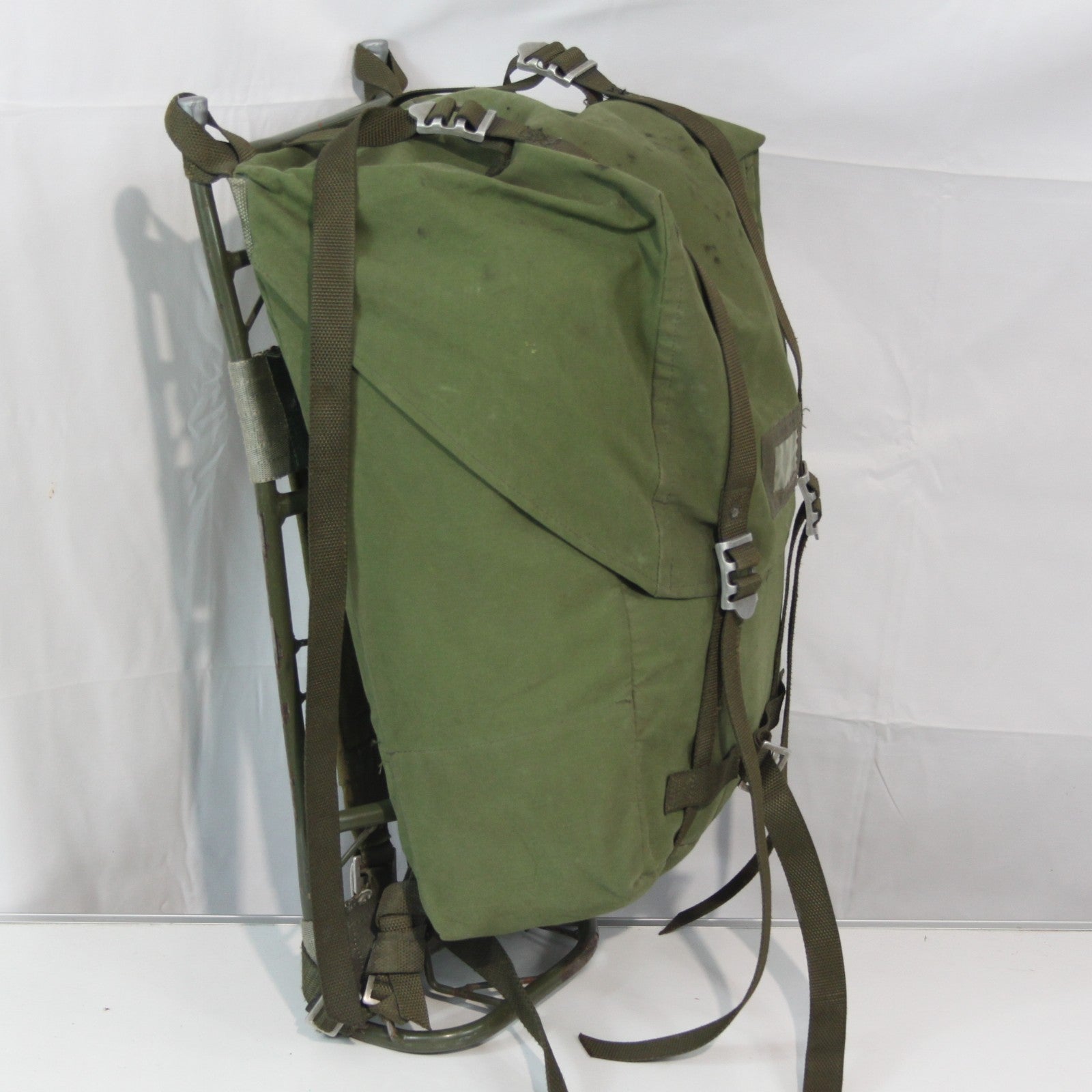 Genuine Surplus Vintage Swedish Army External Frame Bergen Rucksack (4150)