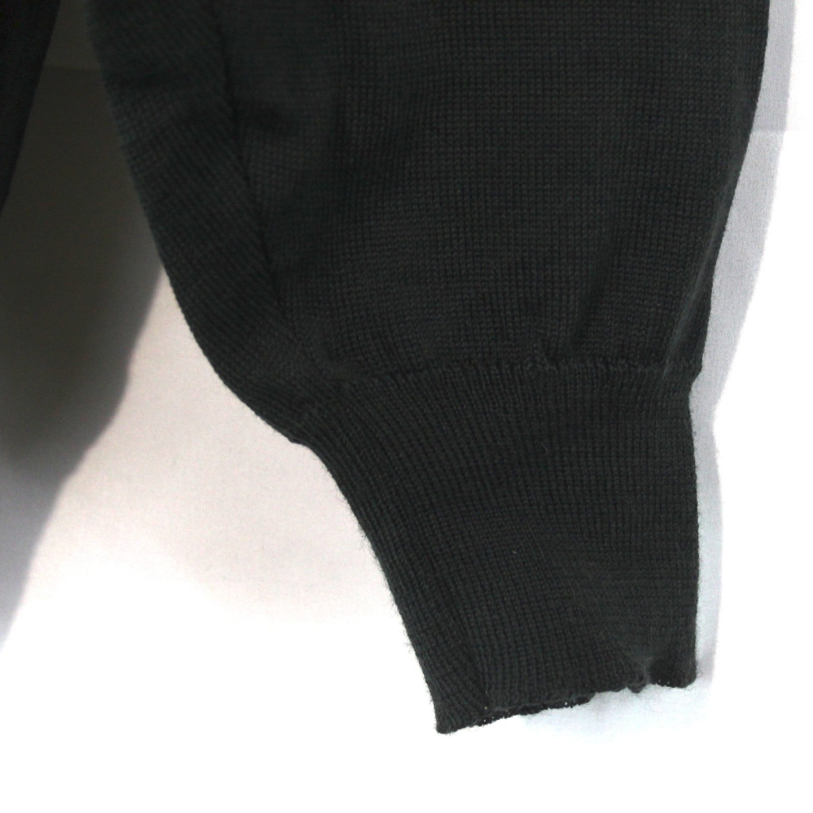 100% Wool Lightweight Knitted Jumper V-Neck 50-52 inch (4061)