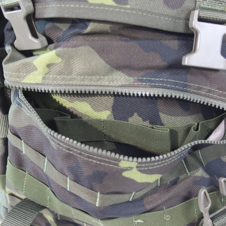 NEW Genuine Surplus Czech Army Rucksack Daysack Wood Camo Holes in Base (3372)