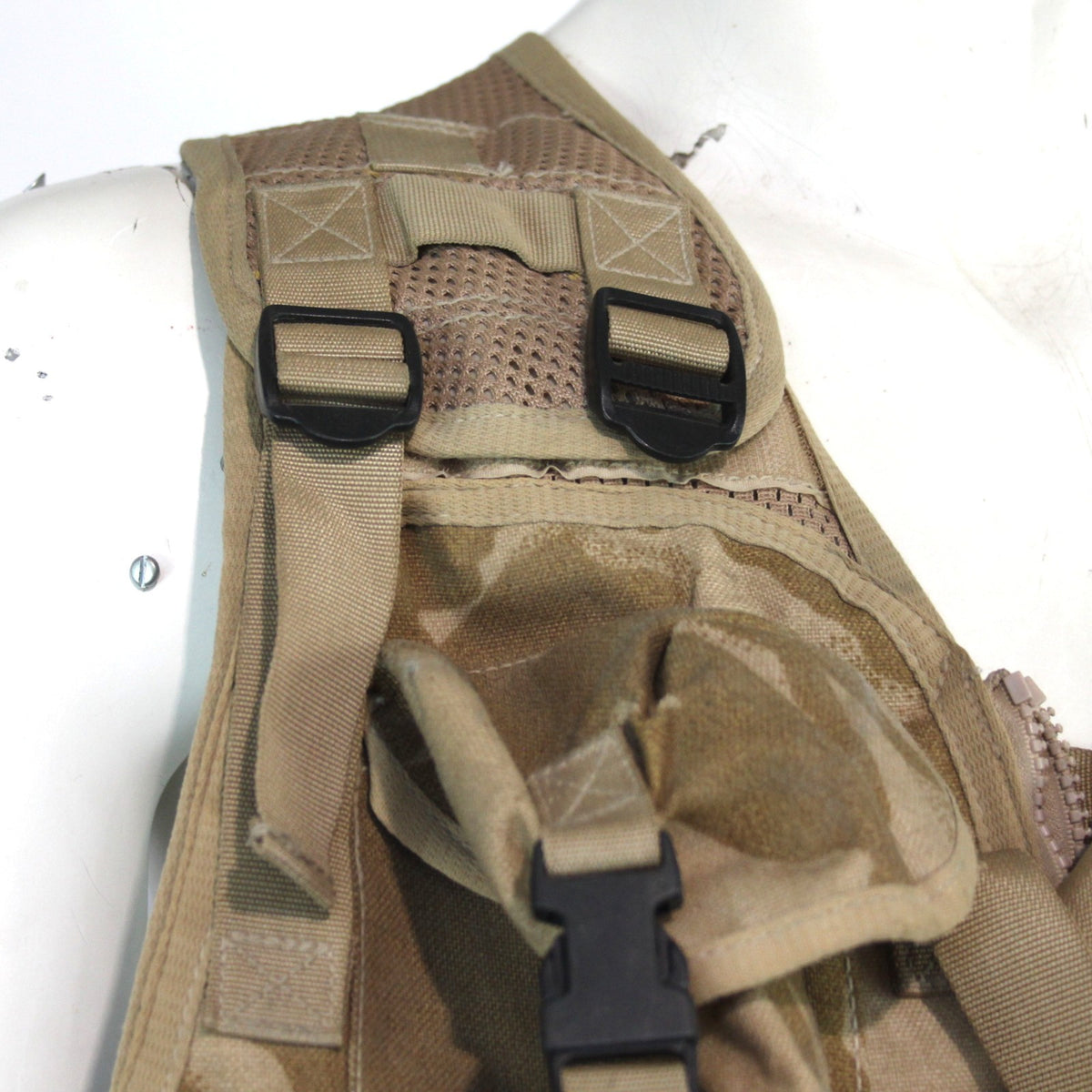 Genuine Surplus British Army Desert Assault Vest Action Vest Pouches Camo 3332