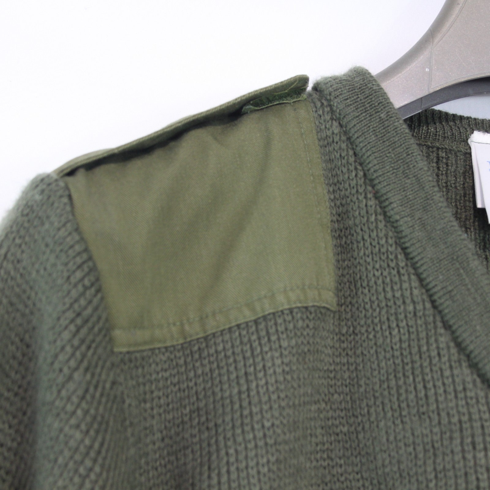 V-Neck Army Style Sample Jumper 80% Wool Olive 38" Chest Short (4062)