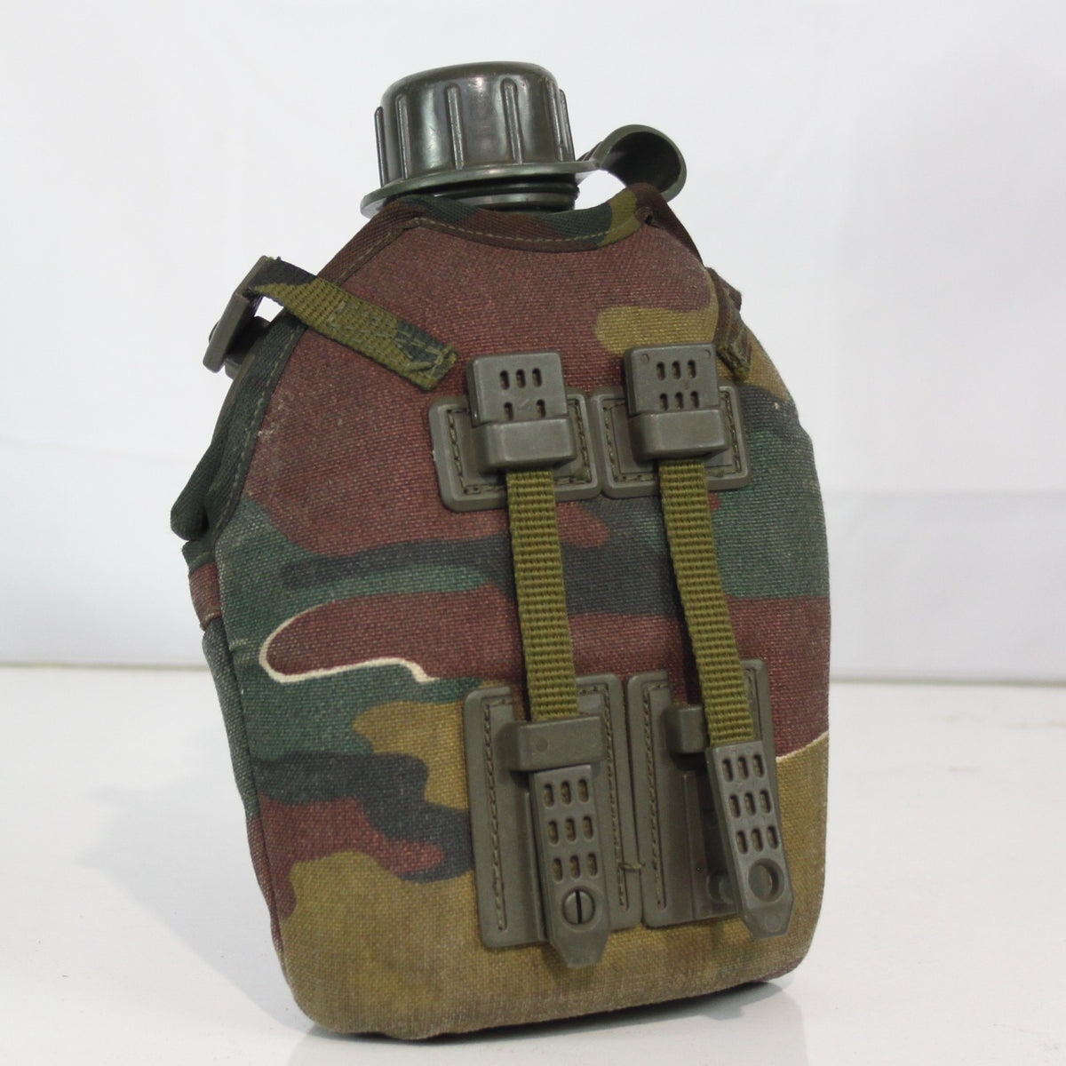 Genuine Surplus Belgian Camo Water Bottle Screw Top Belt Clip Cover (3465)