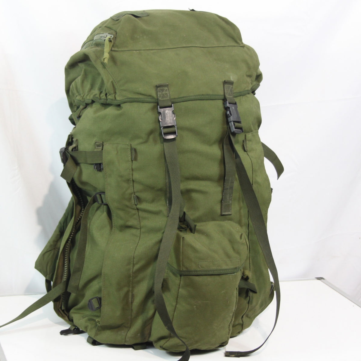 Vintage British Army PLCE Surplus Bergen Rucksack Olive Short Back (4019)