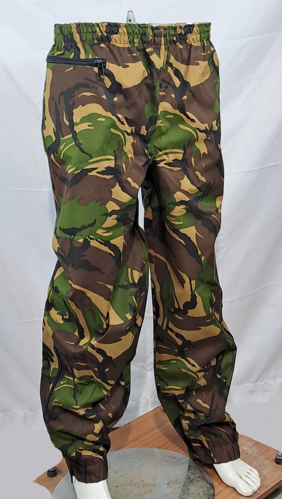 NEWGenuine Surplus Dutch Waterproof Breathable Heavy Duty Over-Trousers DPM Camo