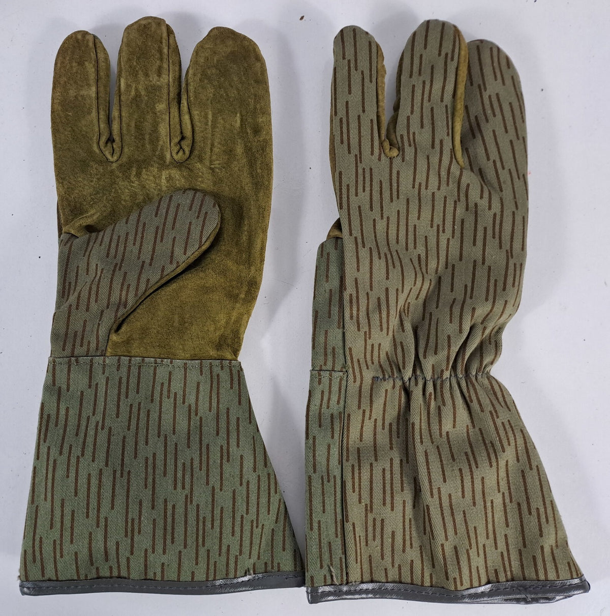 Genuine Surplus East German Strichtarn Camo Gloves Padded Leather trim Lined