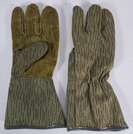 Genuine Surplus East German Strichtarn Camo Gloves Padded Leather trim Lined