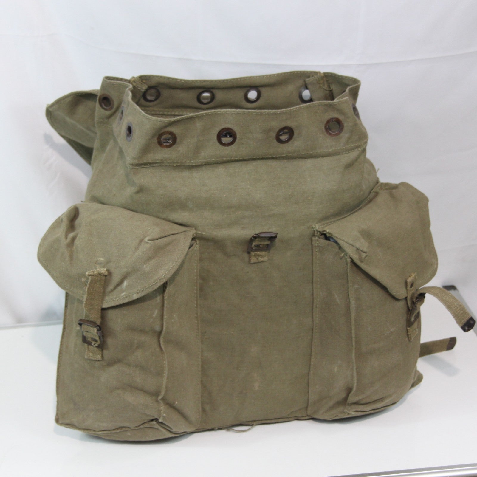 Genuine Surplus Vintage Italian Army Chain Fasten Canvas Bergen Rucksack (4152)