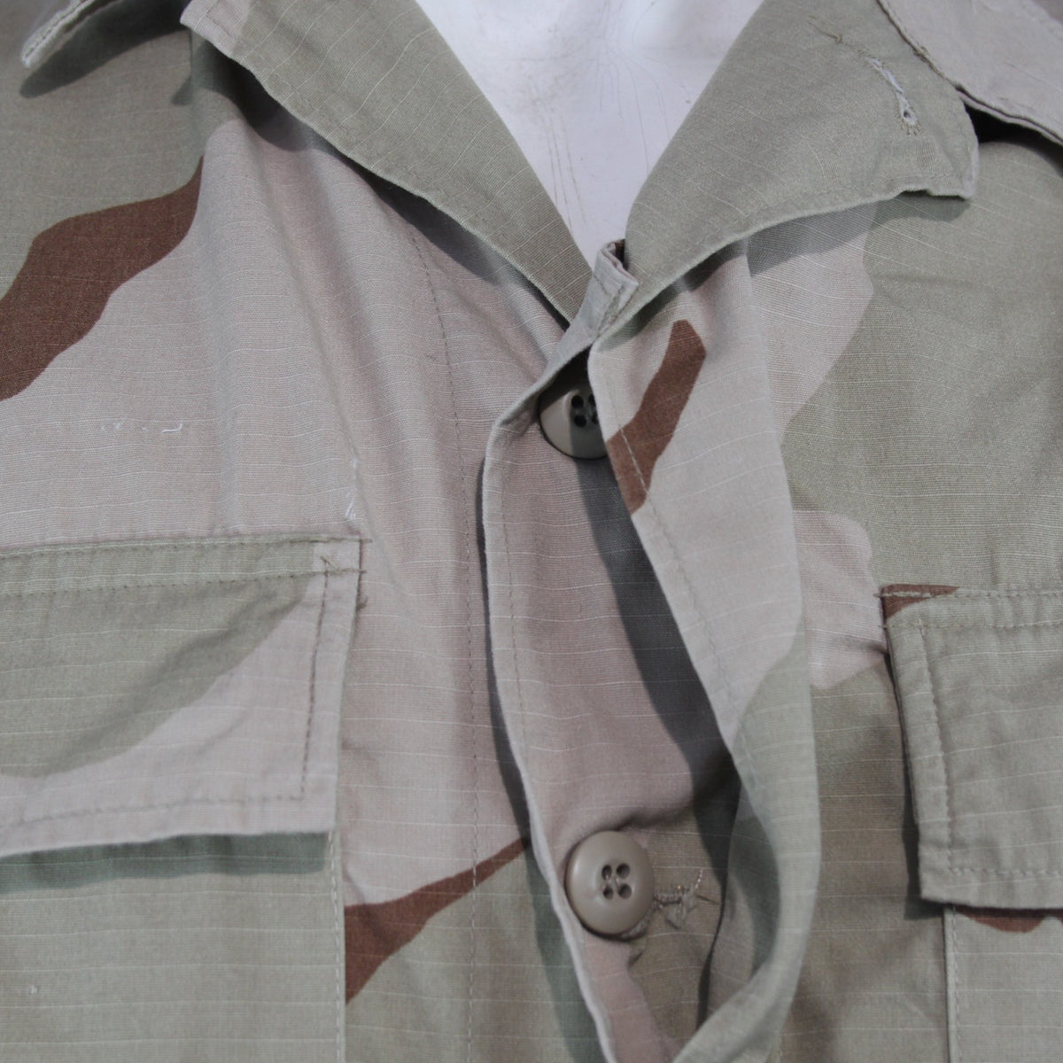 Genuine Surplus US Army TriColor Desert Camo Shirt Repaired 37-41" (3617)