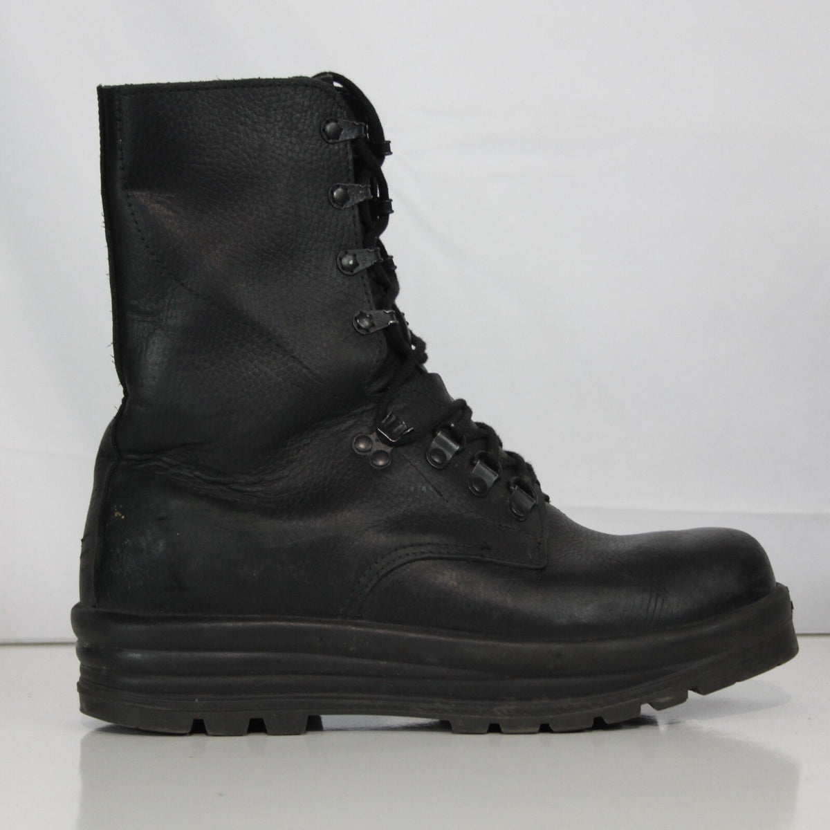 Genuine Surplus Swiss Army Black Leather Ranger Boots Grade 1 (3309)