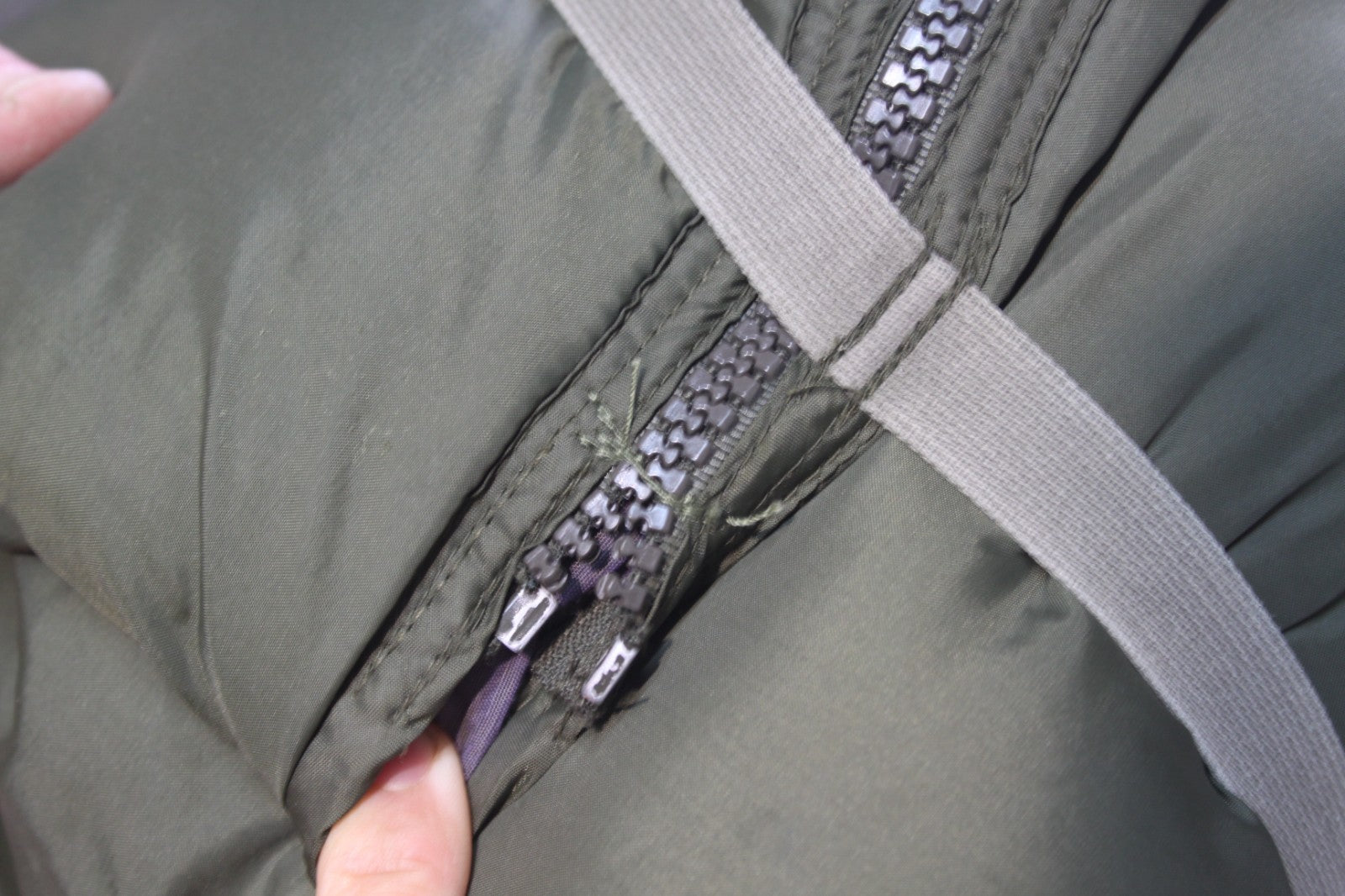 Austrian Army Genuine Surplus Sleeping Bag Olive Side Zips  (4394)