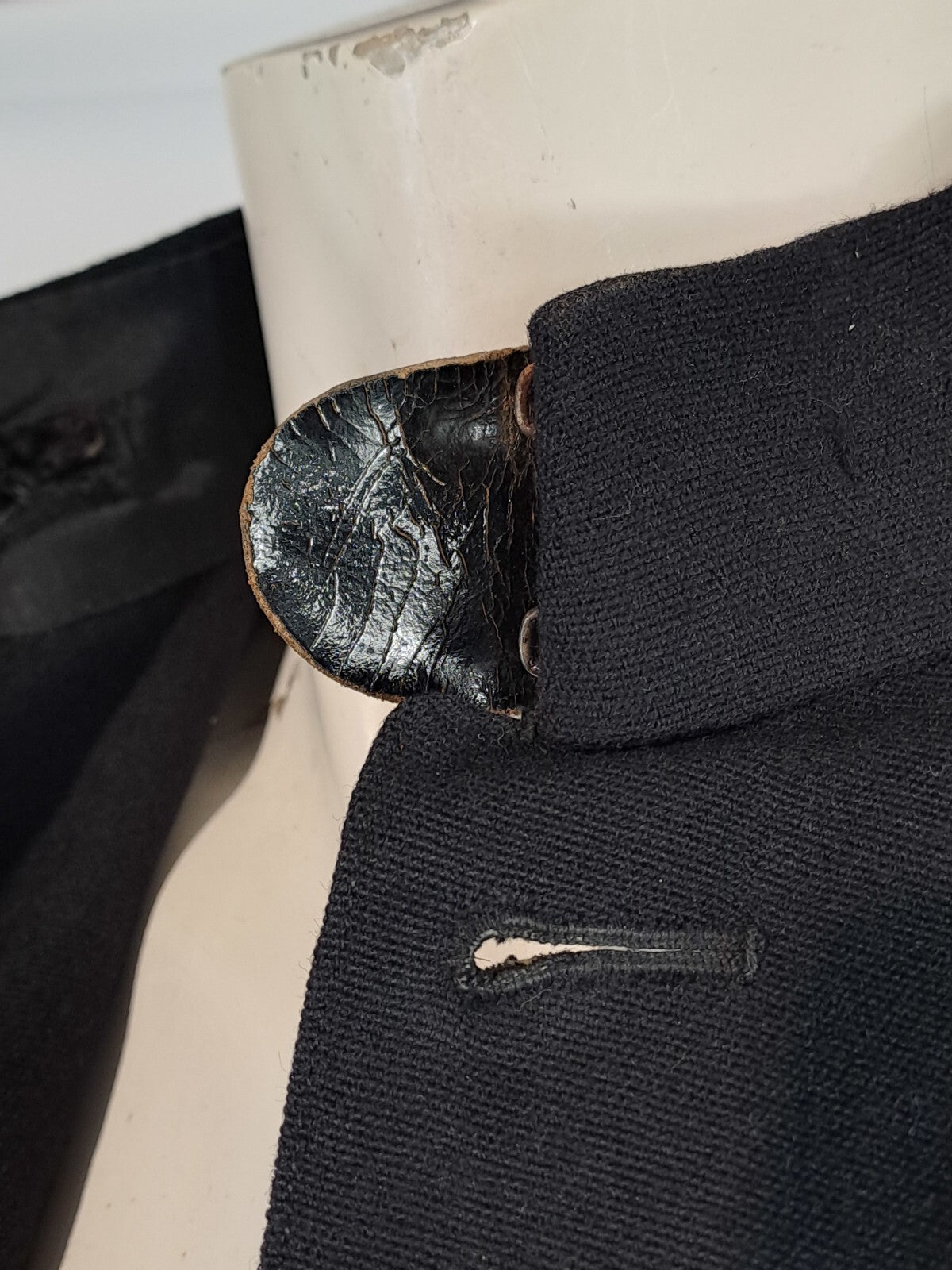 Genuine Surplus British Army Dress Jacket Rivets in Collar 34-36" (2617)