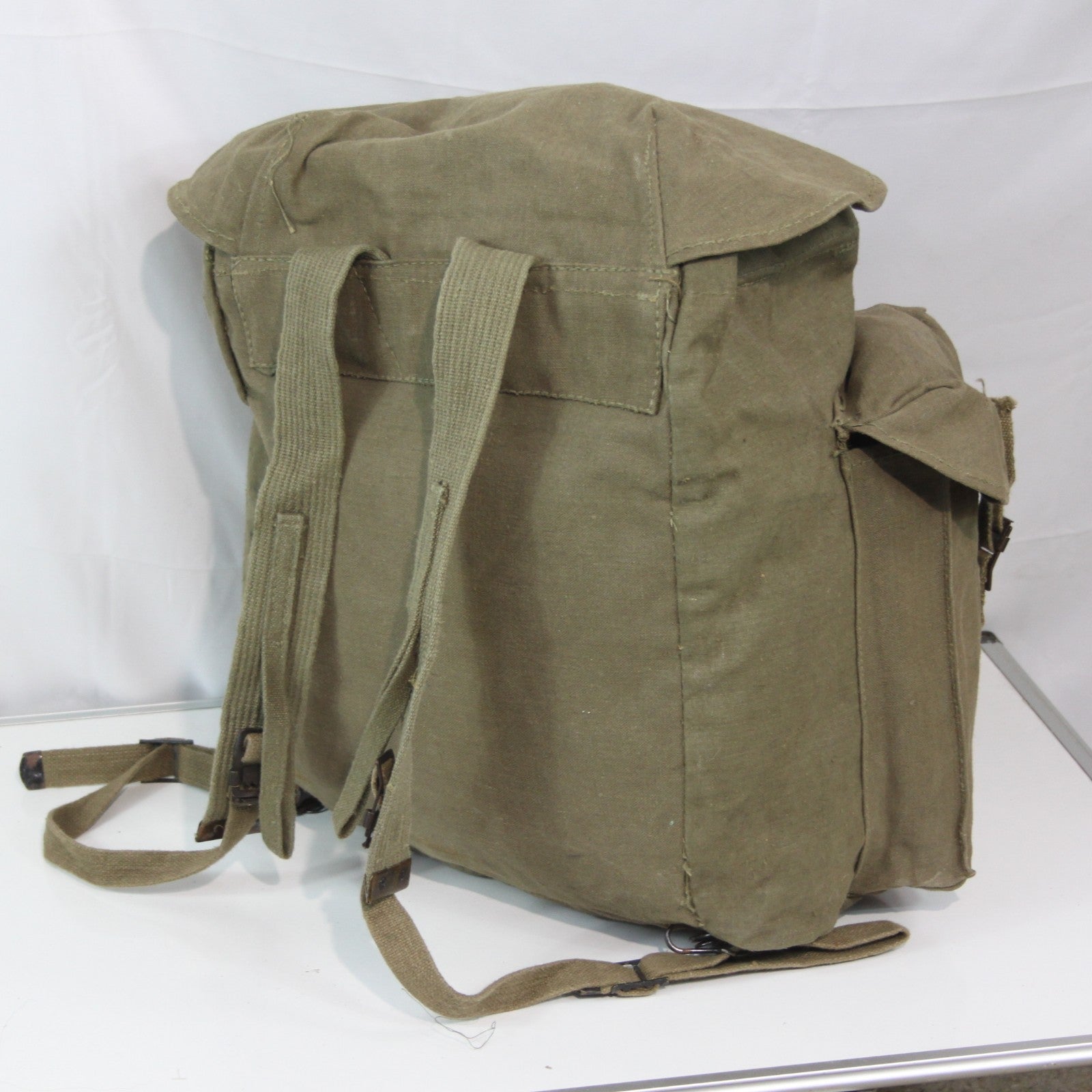 Genuine Surplus Vintage Italian Army Chain Fasten Canvas Bergen Rucksack (4152)