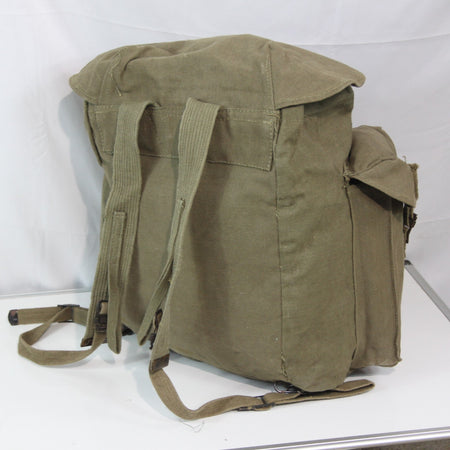 Genuine Surplus Vintage Italian Army Chain Fasten Canvas Bergen Rucksack (4152)