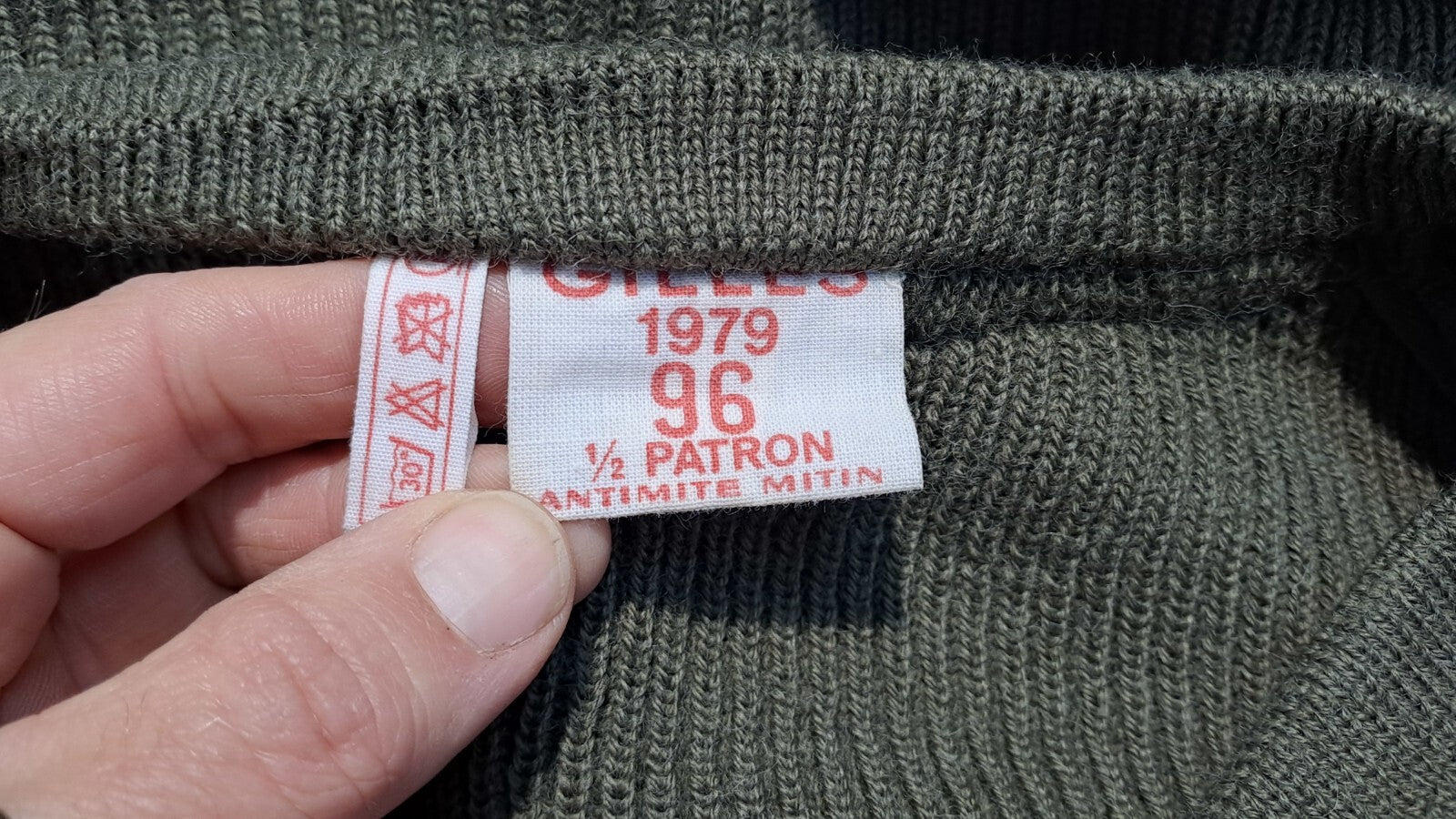 Genuine Surplus French Military Army V- Neck Jumper Olive 55% Wool 38" (2707)