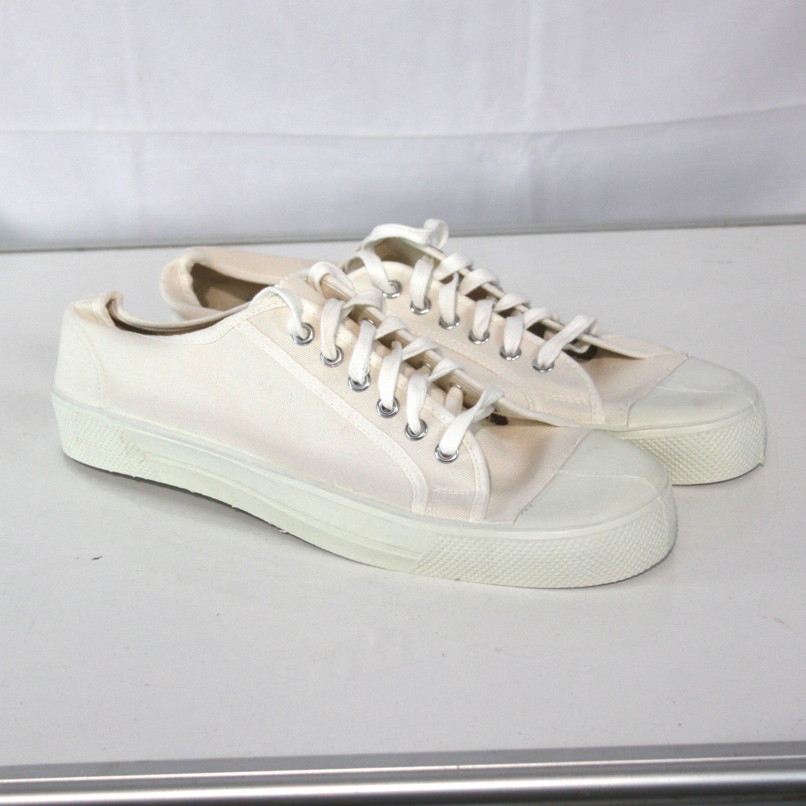 NEW Vintage Military White Plimsolls Lace Up Genuine Surplus UK 11 (3866)