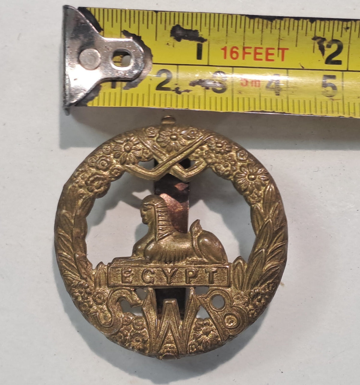 Genuine Surplus British Army Military Cap Badge South Wales Borderers 2623