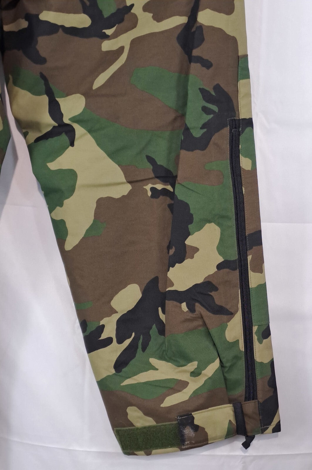 Genuine Surplus USAF Waterproof breathable Over-trousers Woodland Camo (1917)