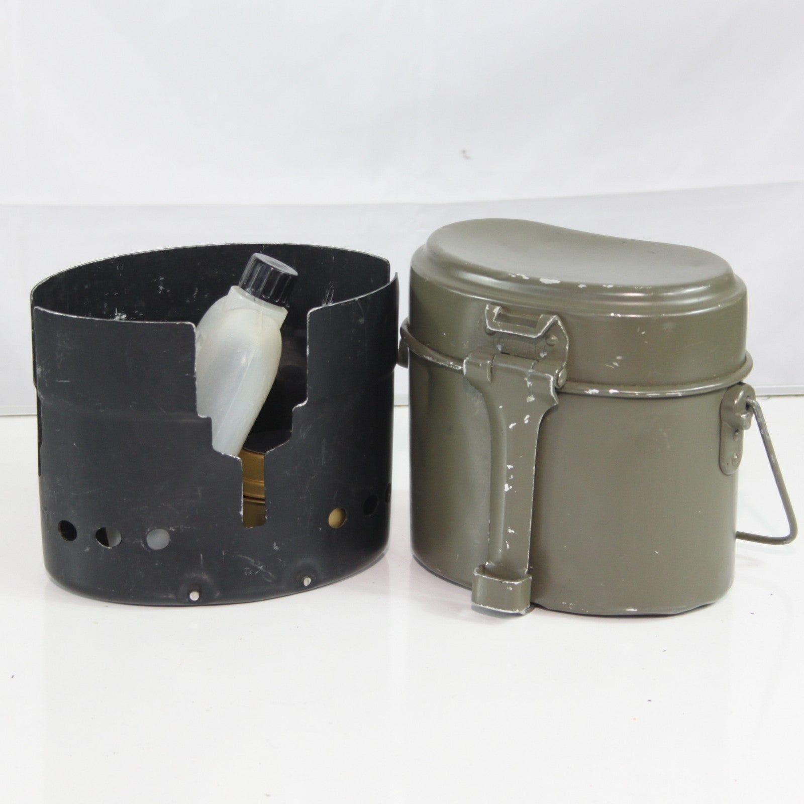 Army Stove and Billy Can Set  Genuine Surplus Mixed Country Set (4418)