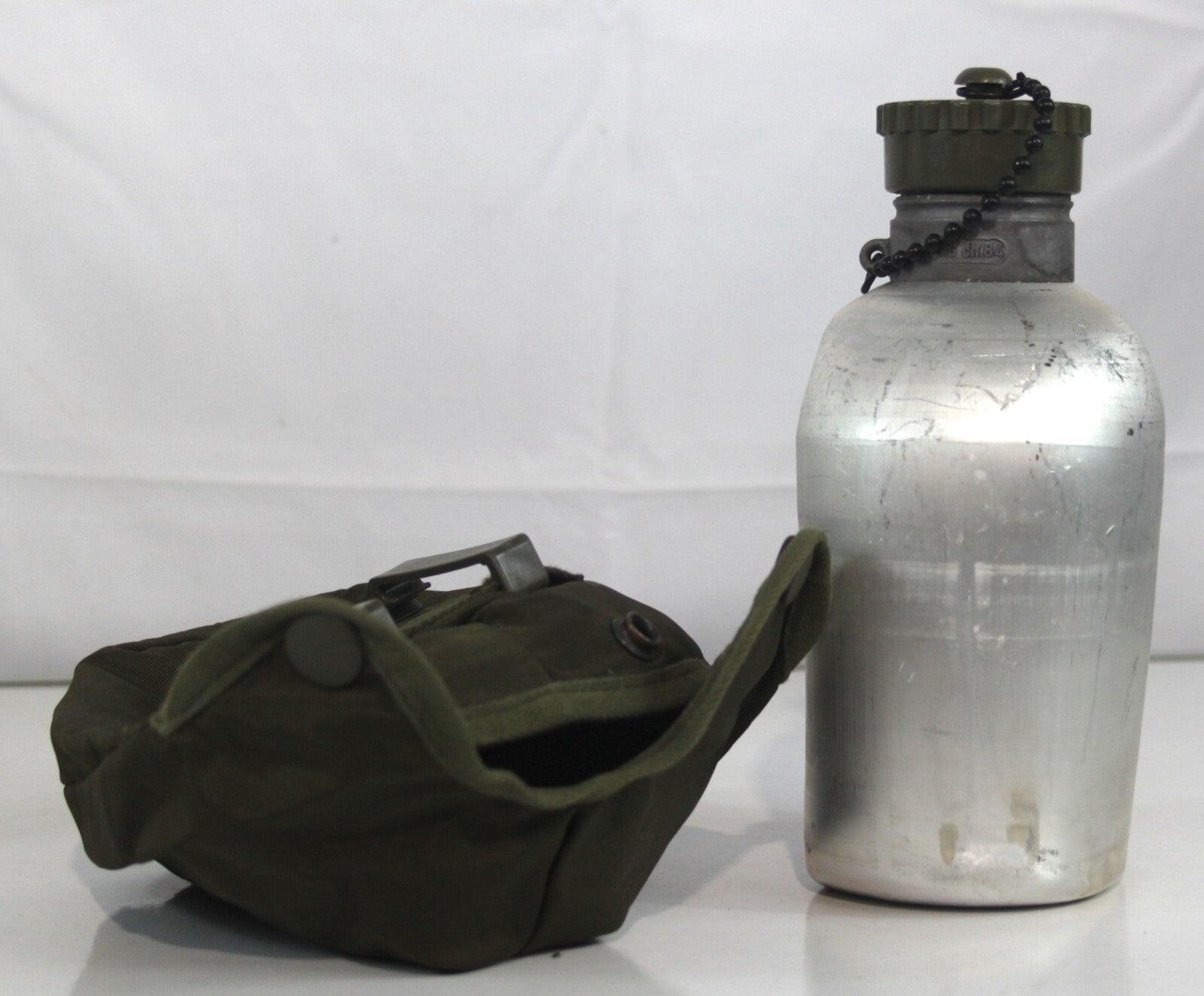 Genuine Surplus Austrian Water Bottle Aluminium Metal Screw Top Belt Clip Cover