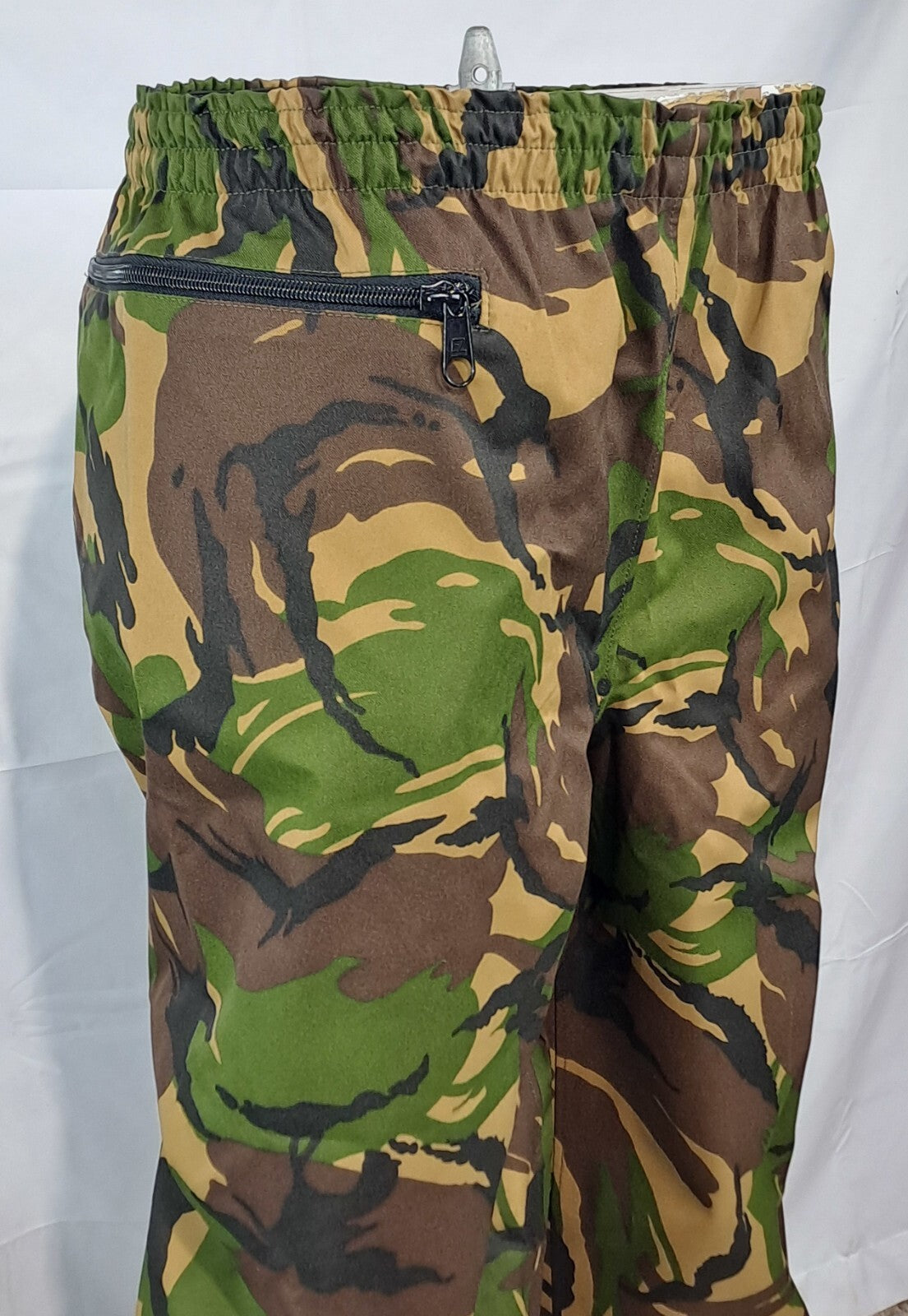 NEWGenuine Surplus Dutch Waterproof Breathable Heavy Duty Over-Trousers DPM Camo